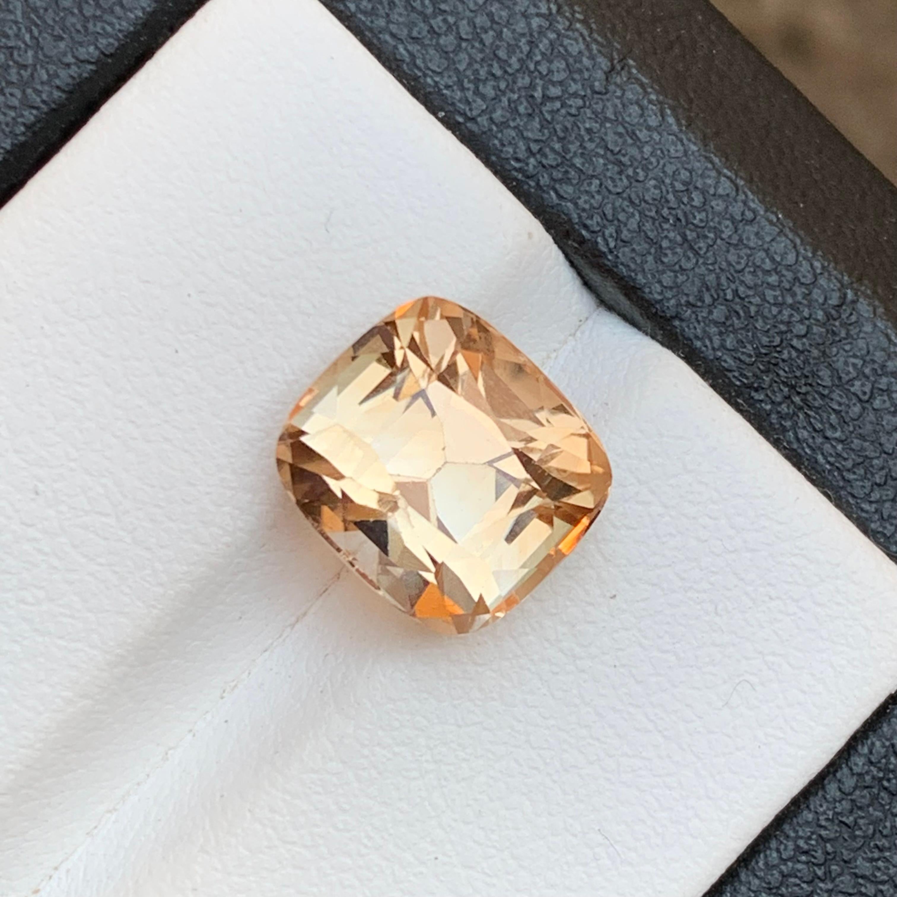 Golden Natural Topaz Ring, Necklace Pendant Loose Gemstone 7.35 Ct Cushion Cut In New Condition For Sale In Peshawar, PK