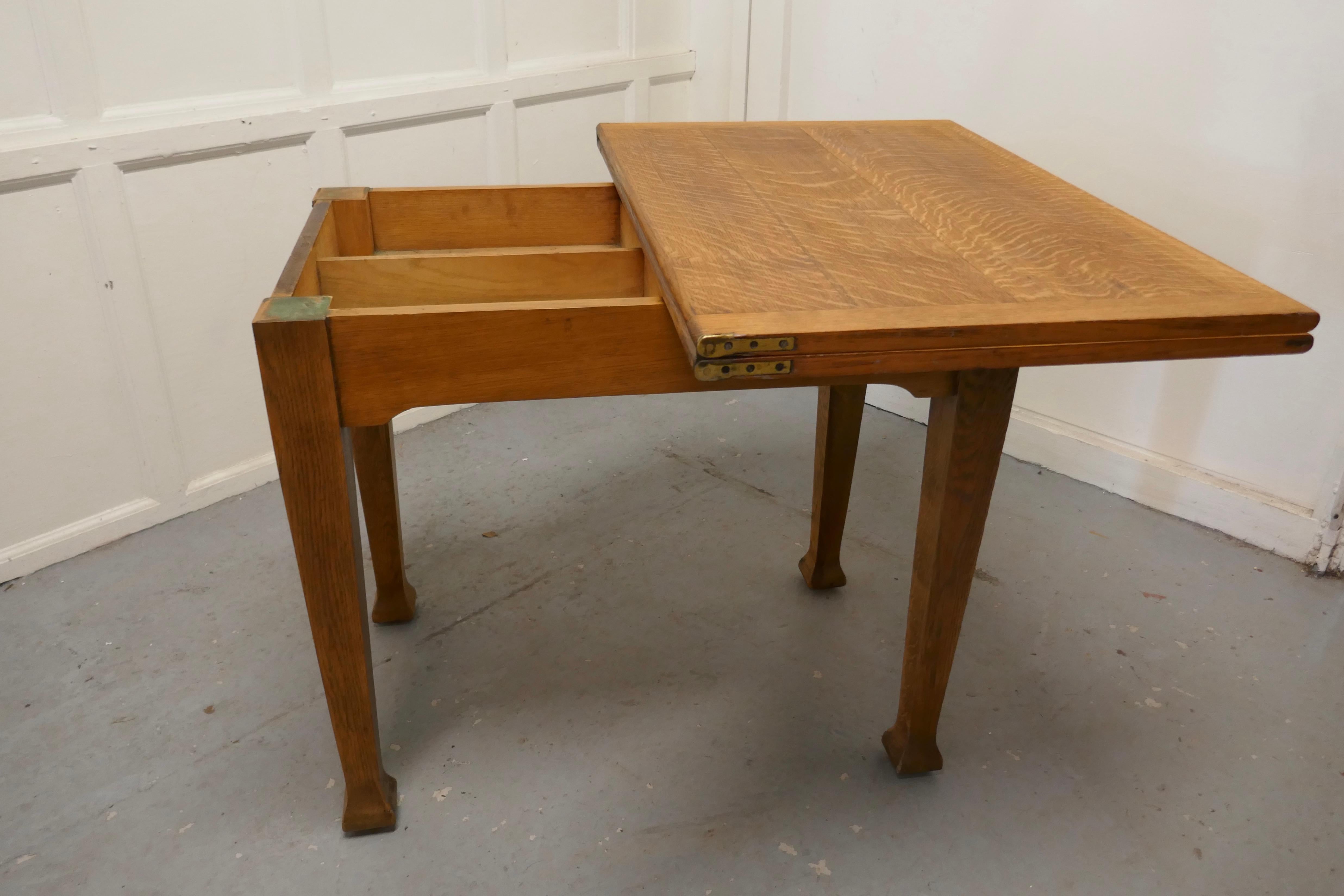 20th Century Golden Oak Arts & Crafts Bachelor’s Metamorphic Dining Table