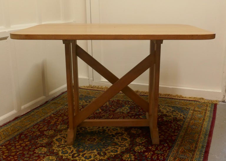 Golden Oak Arts and Crafts Dining Table For Sale at 1stDibs golden oak dining table, golden