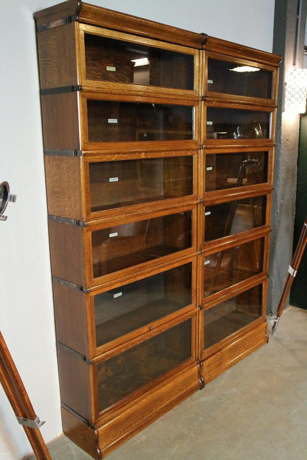 Golden Oak Globe Wernicke Bookcase In Good Condition In Eindhoven, NL