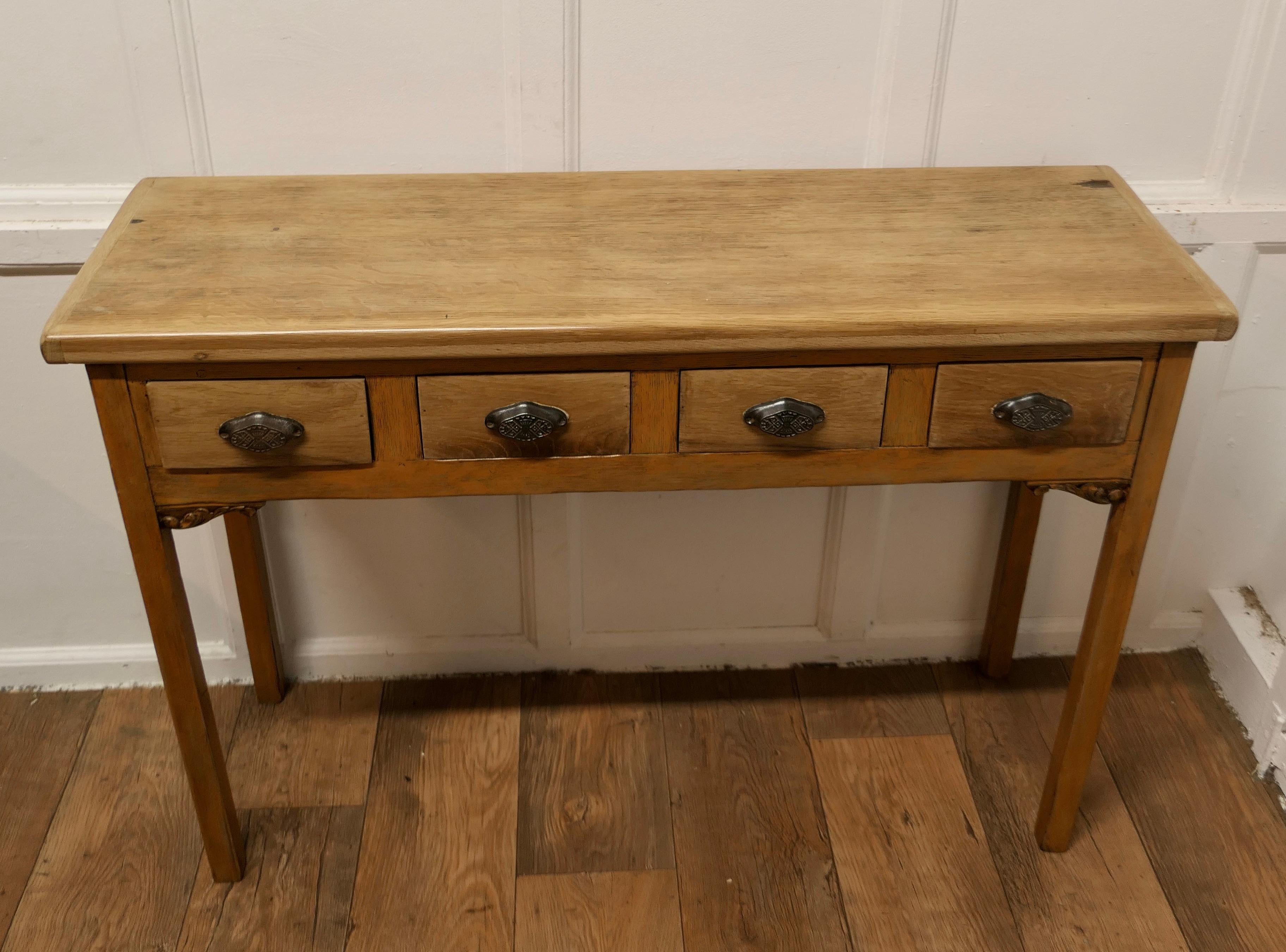 Golden Oak Hall Table, Serving Table  This is a lovely country made piece  In Good Condition For Sale In Chillerton, Isle of Wight