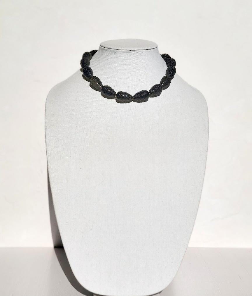 Collana di ossidiana dorata in vendita 4