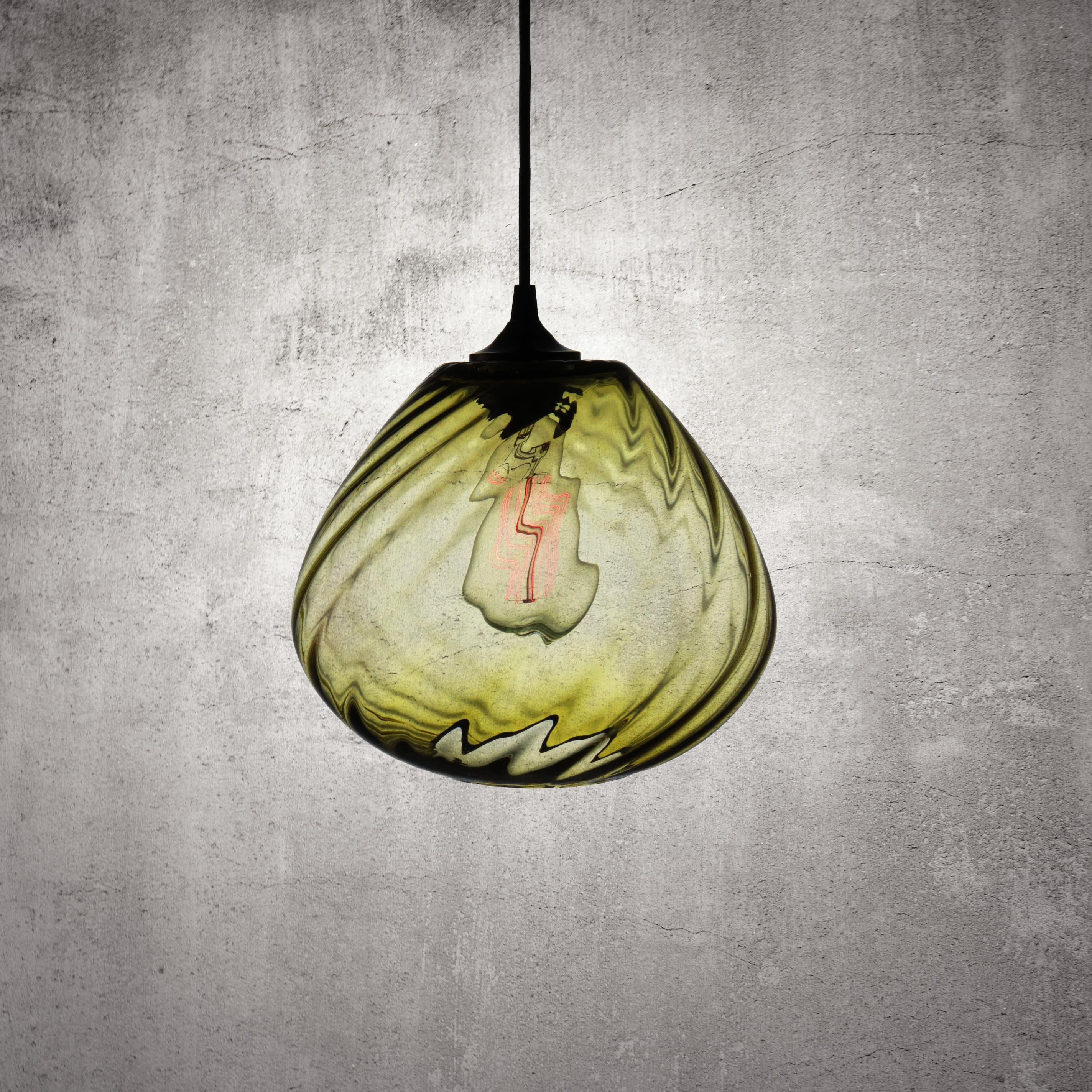 Most probably the most popular model in our inventory, and cafe easily one of our most popular colors! The Cristalino twisters modern architectural pendant lamps are a modern-day take on the traditional wire and glass lamps found throughout Mexico.