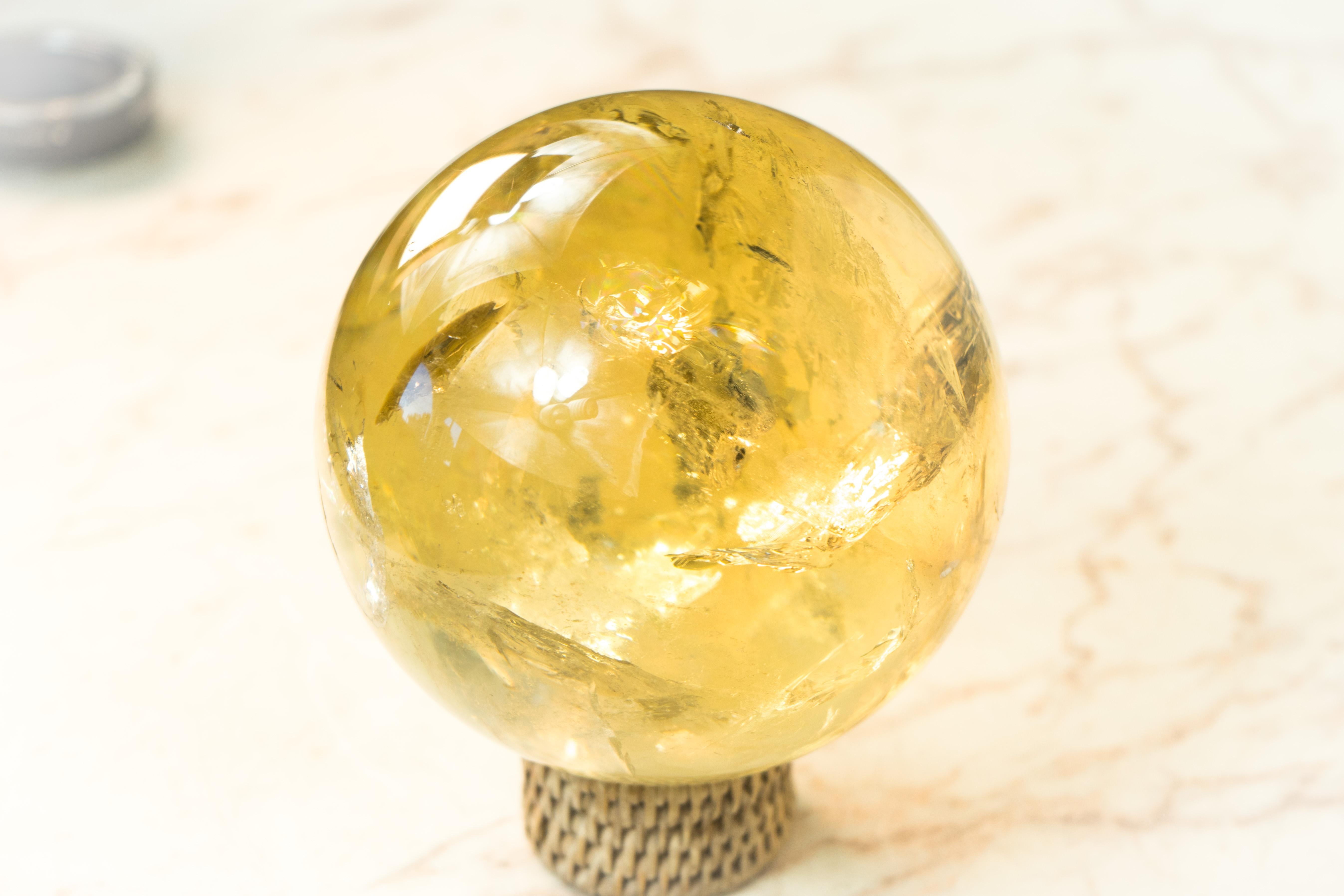 Sphère de citrine orange doré, art en cristal, citrine naturelle authentique rare en vente 1