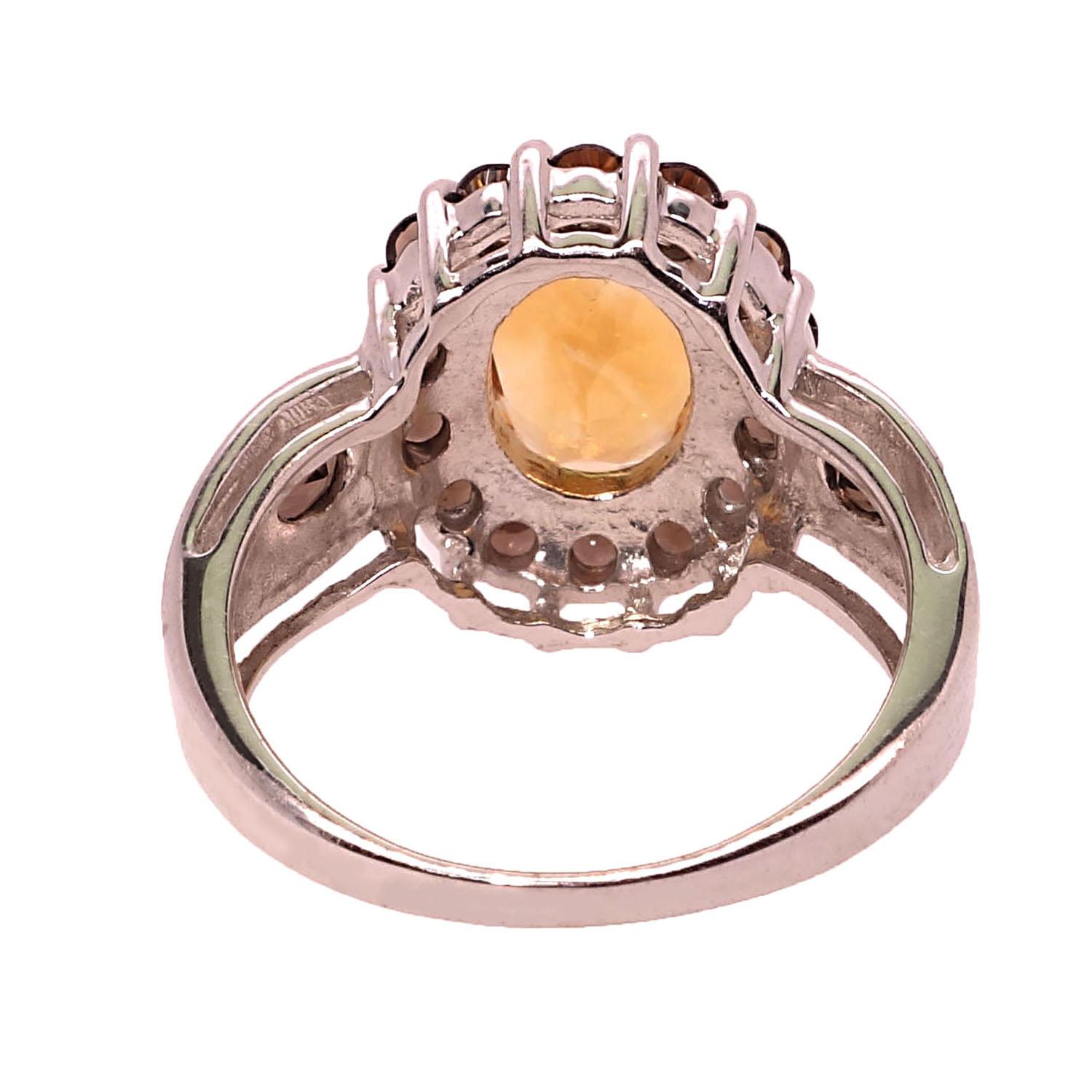 Ring aus Sterlingsilber, ovaler Citrin mit Rauchquarz-Halo, JD (Ovalschliff)