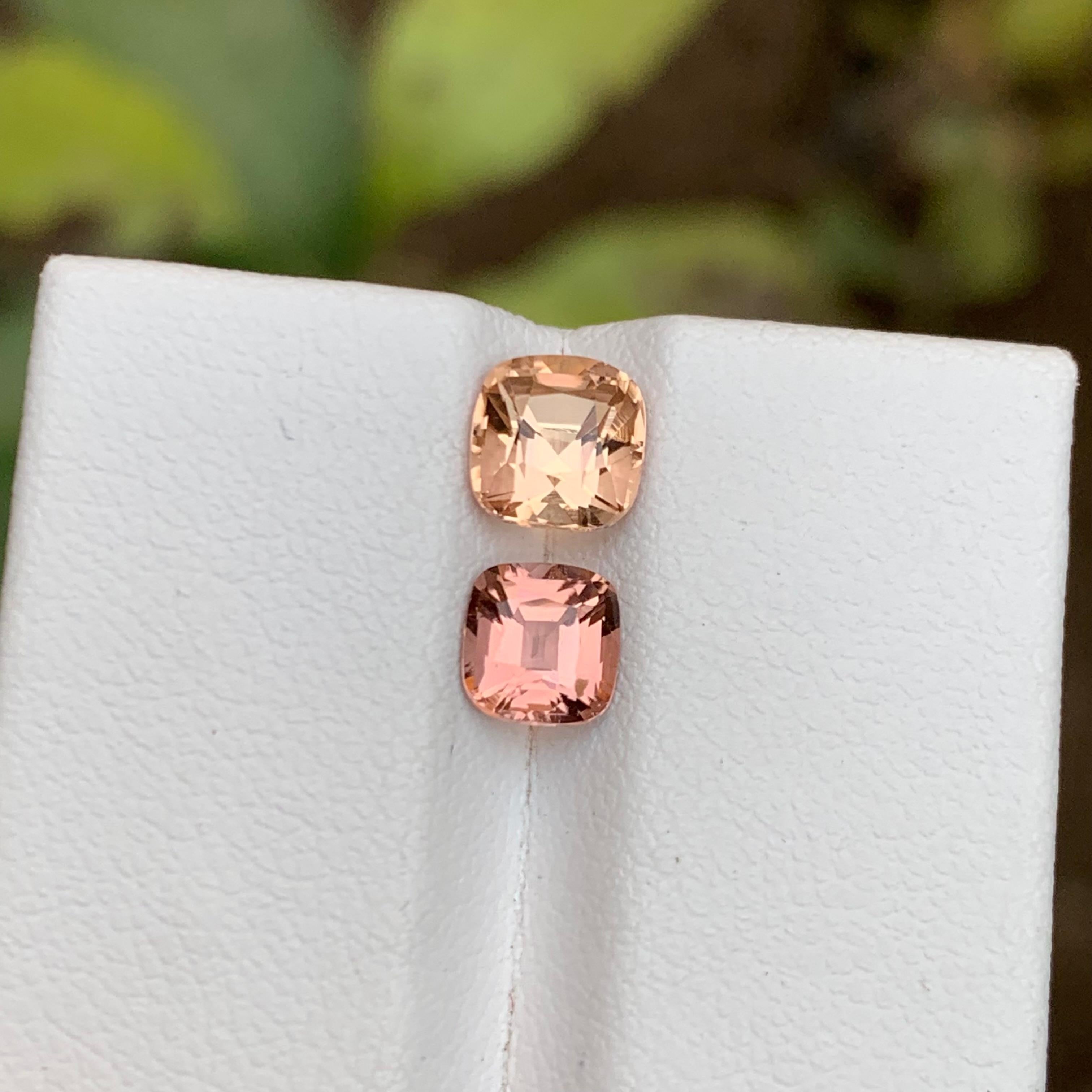 Golden Peach & Pink Tourmaline Gemstones 2.05 Ct Cushion Cut for Ring or Pendant In New Condition For Sale In Peshawar, PK