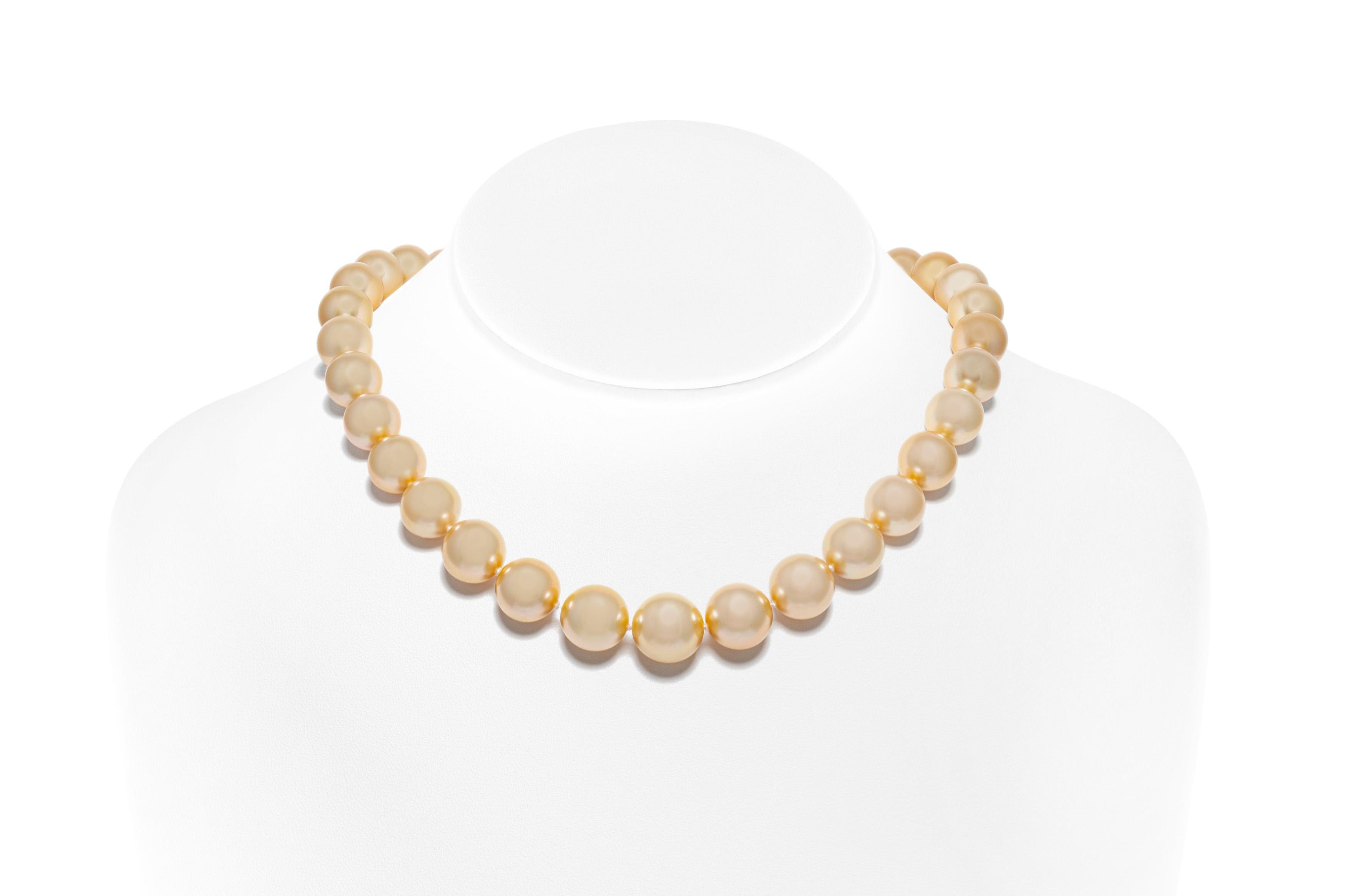 Golden Pearl Necklace In Good Condition For Sale In New York, NY