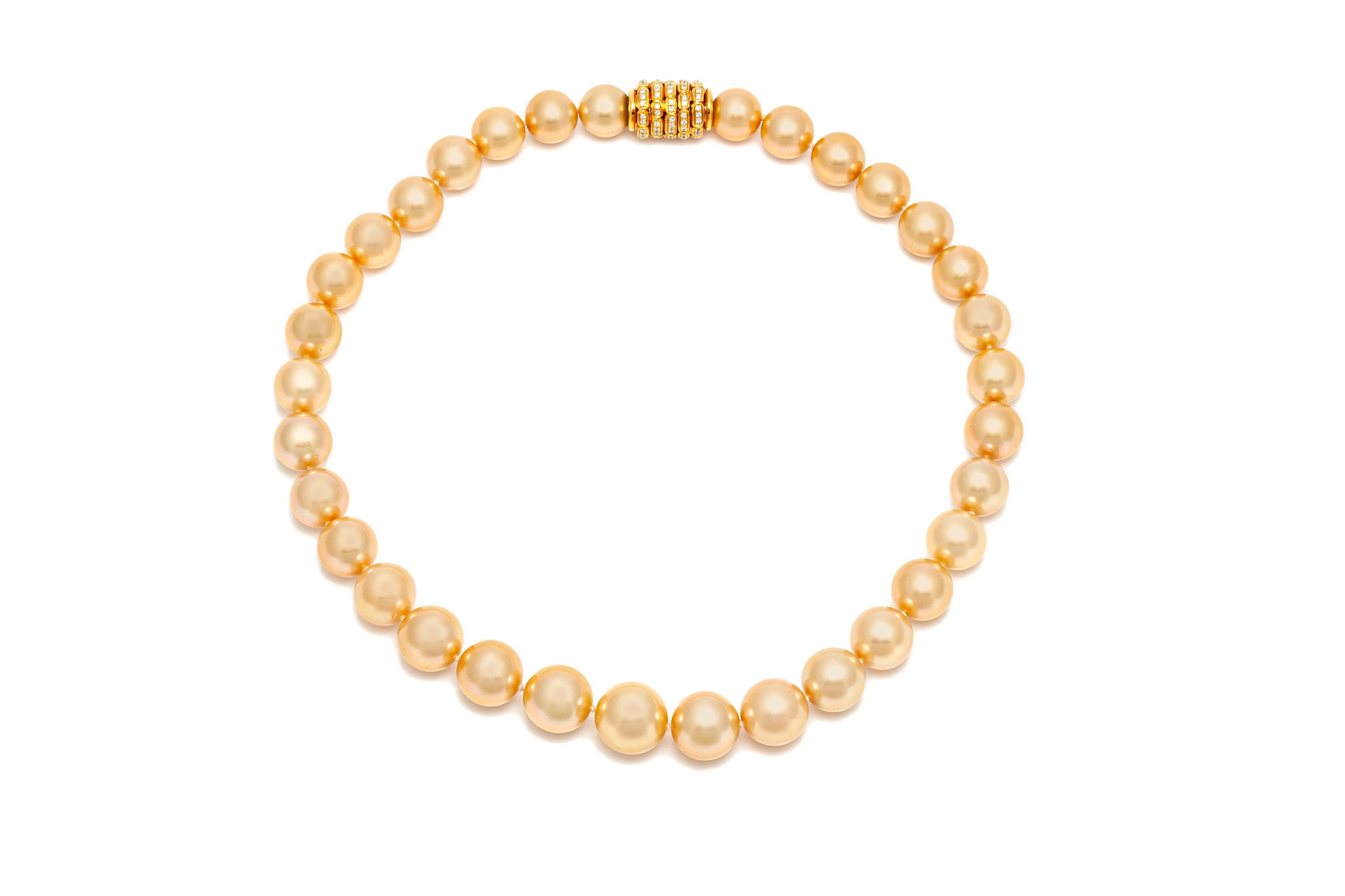 Golden Pearl Necklace For Sale 1
