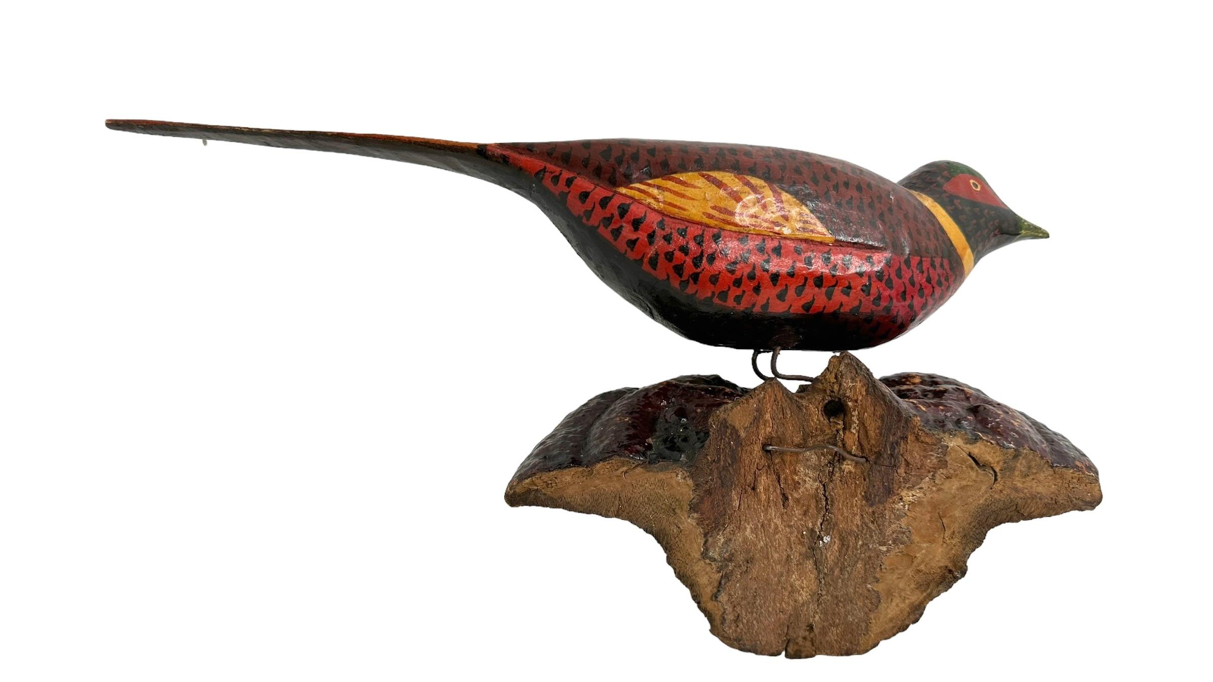 Faisán dorado Vichtauer Pájaro tallado en madera Arte popular de la Selva Negra, Austria, 1900 en venta 4