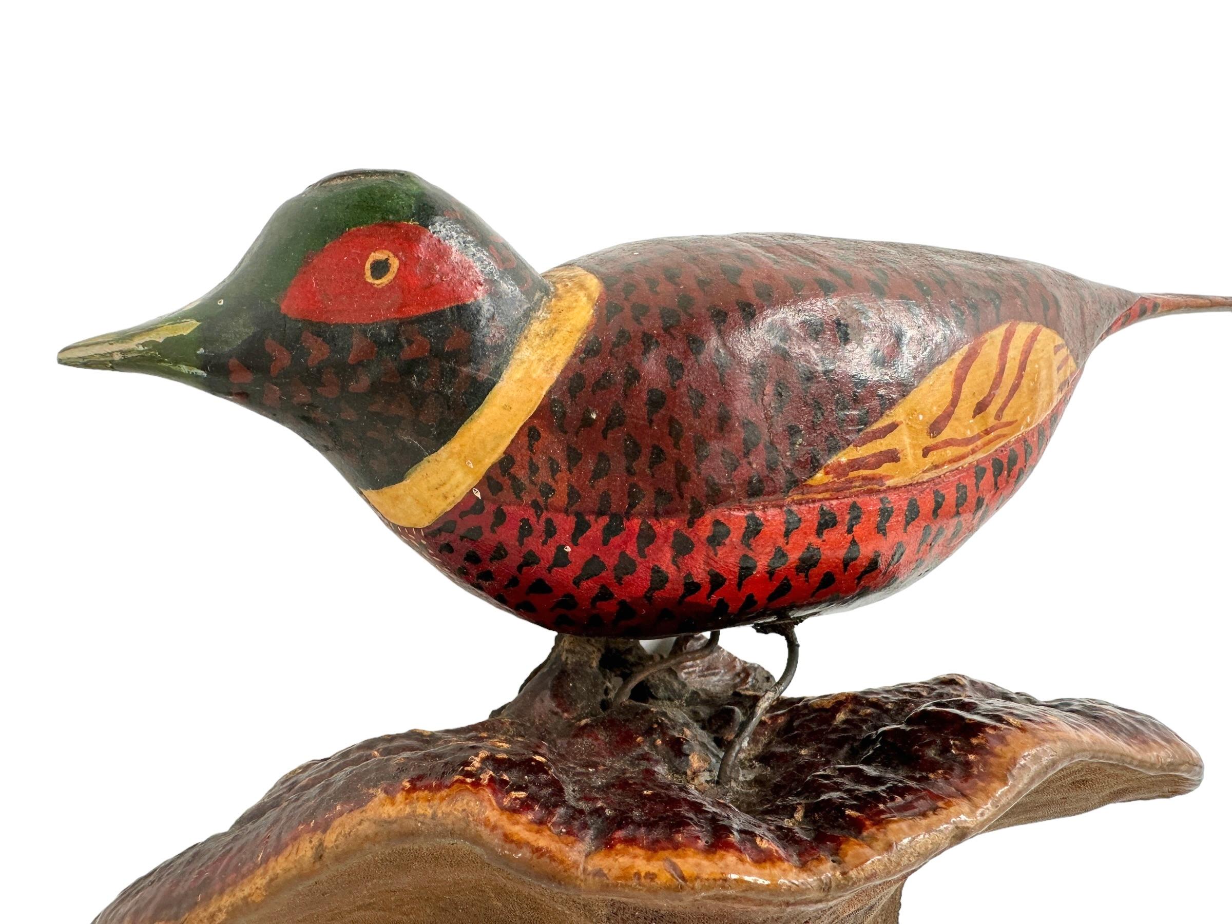 Faisán dorado Vichtauer Pájaro tallado en madera Arte popular de la Selva Negra, Austria, 1900 Austríaco en venta