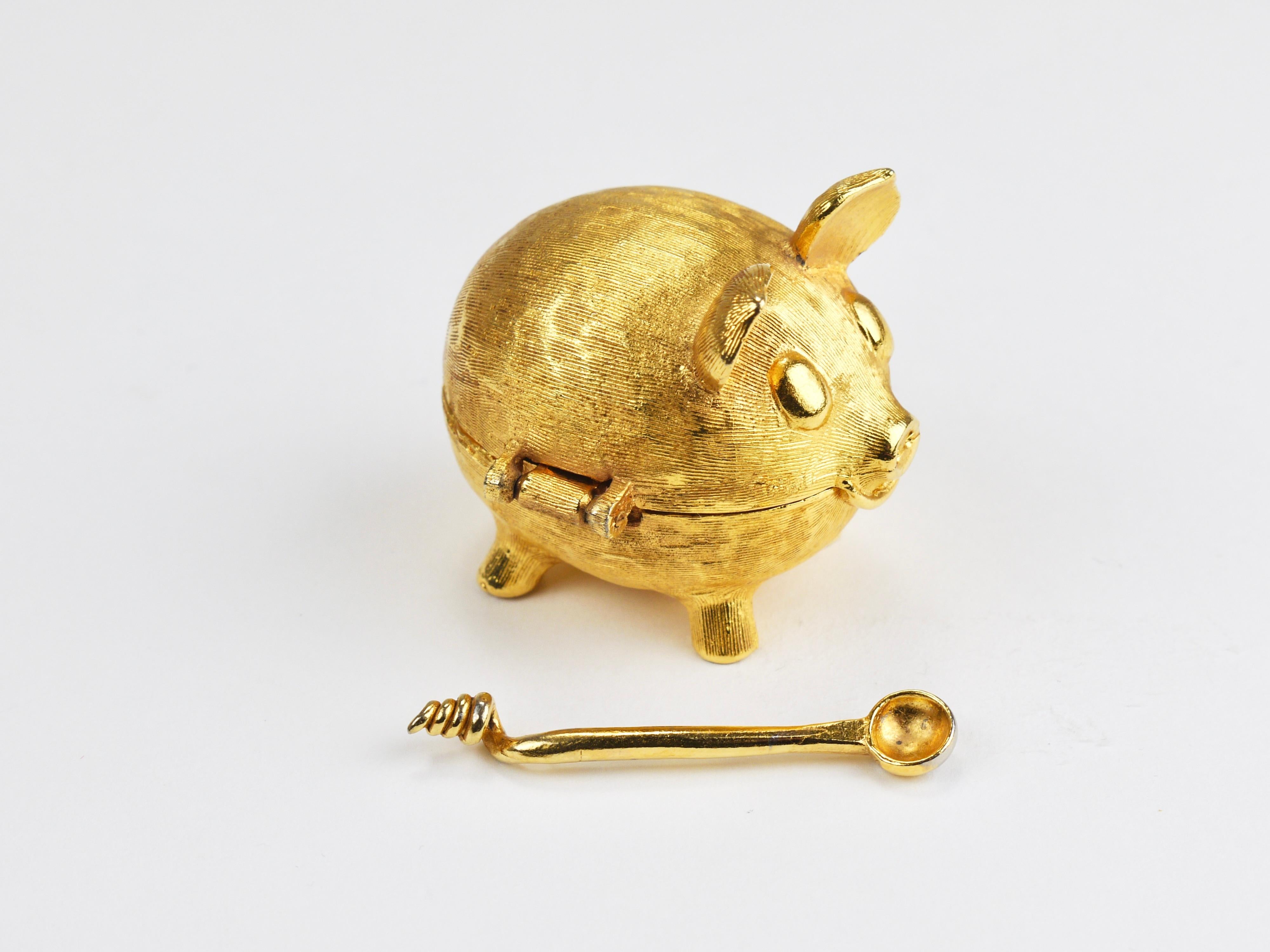 Golden Pig Shaped Salt Cellar Snuff or Pill Box With Curly Tail as Spoon, 1970s For Sale 3