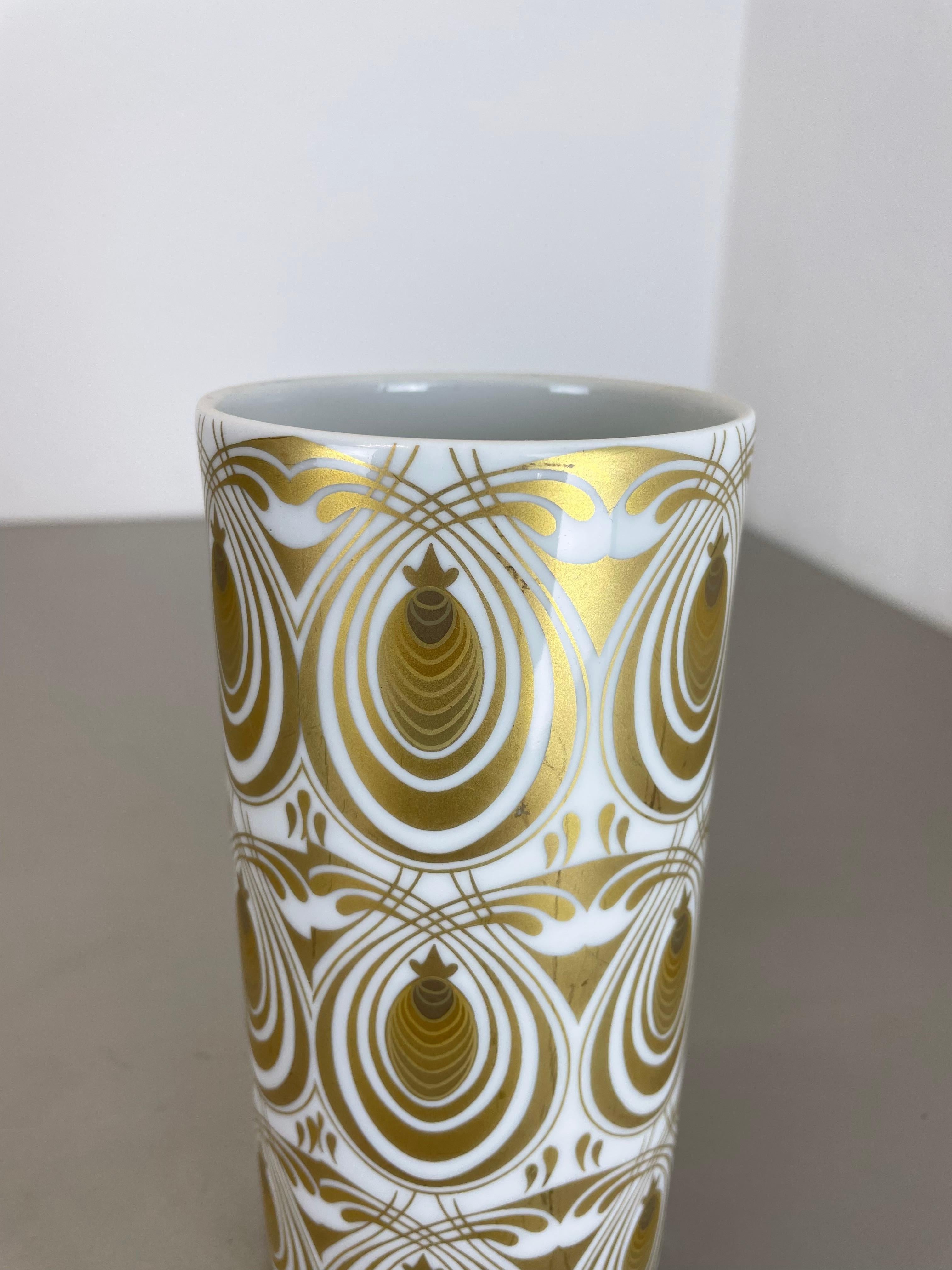 golden Porcelain Vase by Björn Wiinblad Rosenthal Studio Line Germany, 1970 For Sale 1