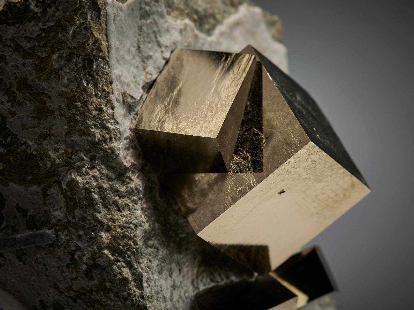 Golden Pyrite on Matrix im Angebot 7