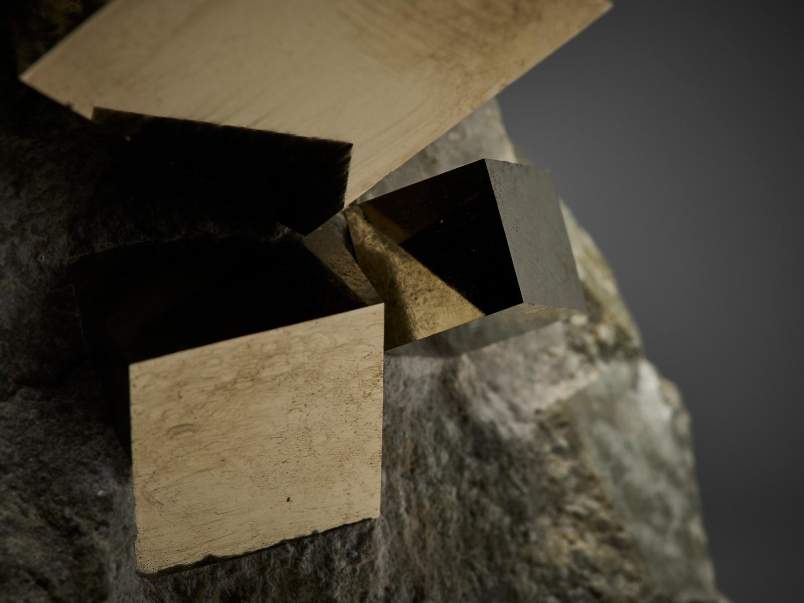 Golden Pyrite on Matrix im Angebot 8