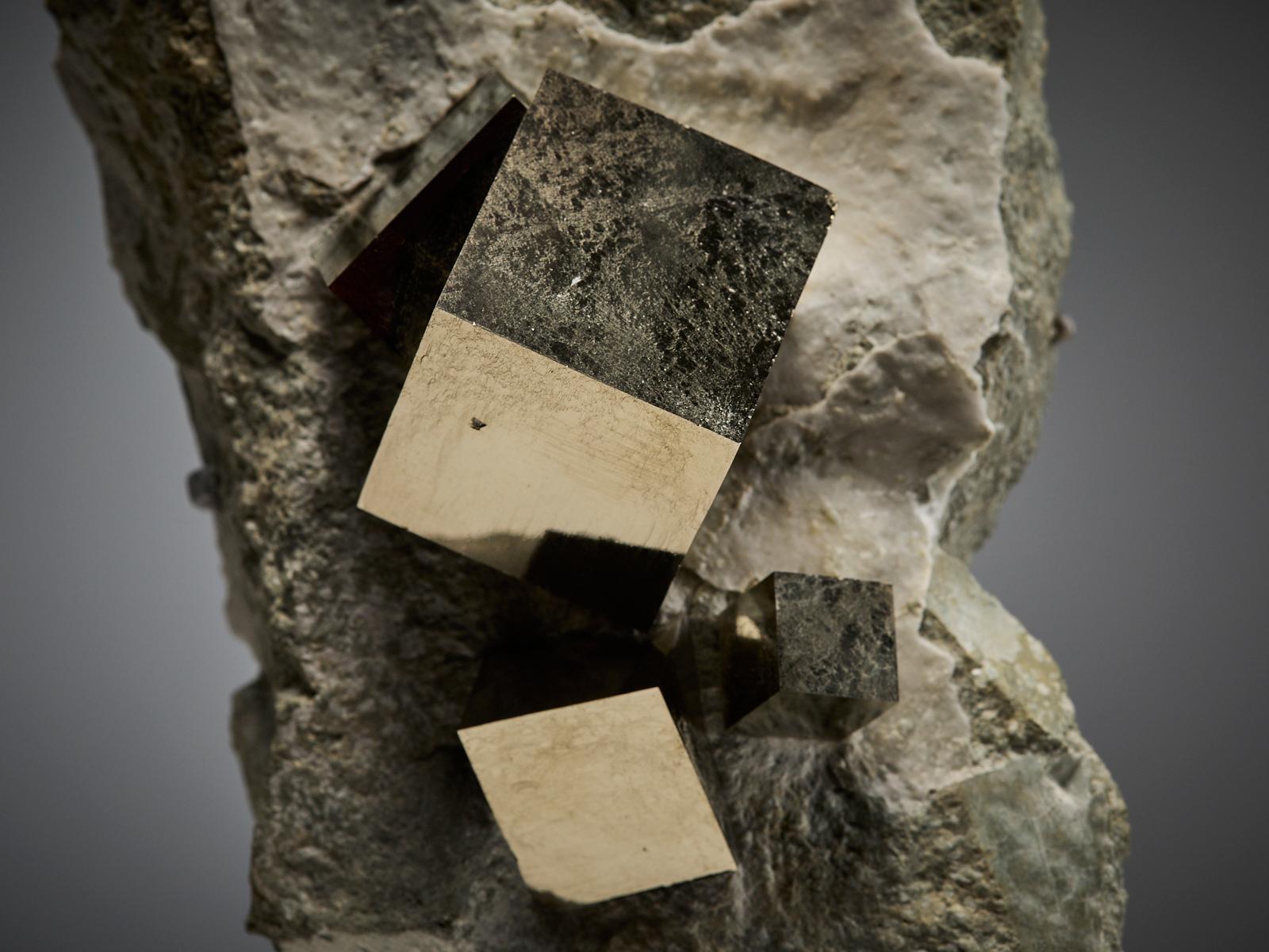Golden Pyrite on Matrix im Angebot 12