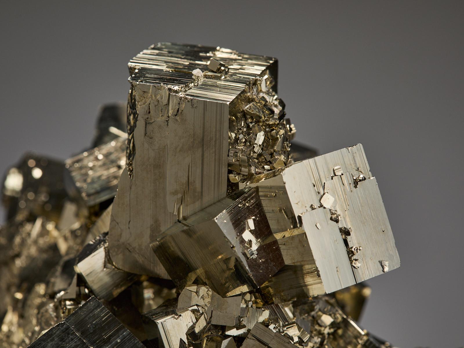 Golden Pyrite Sculpture in vendita 7
