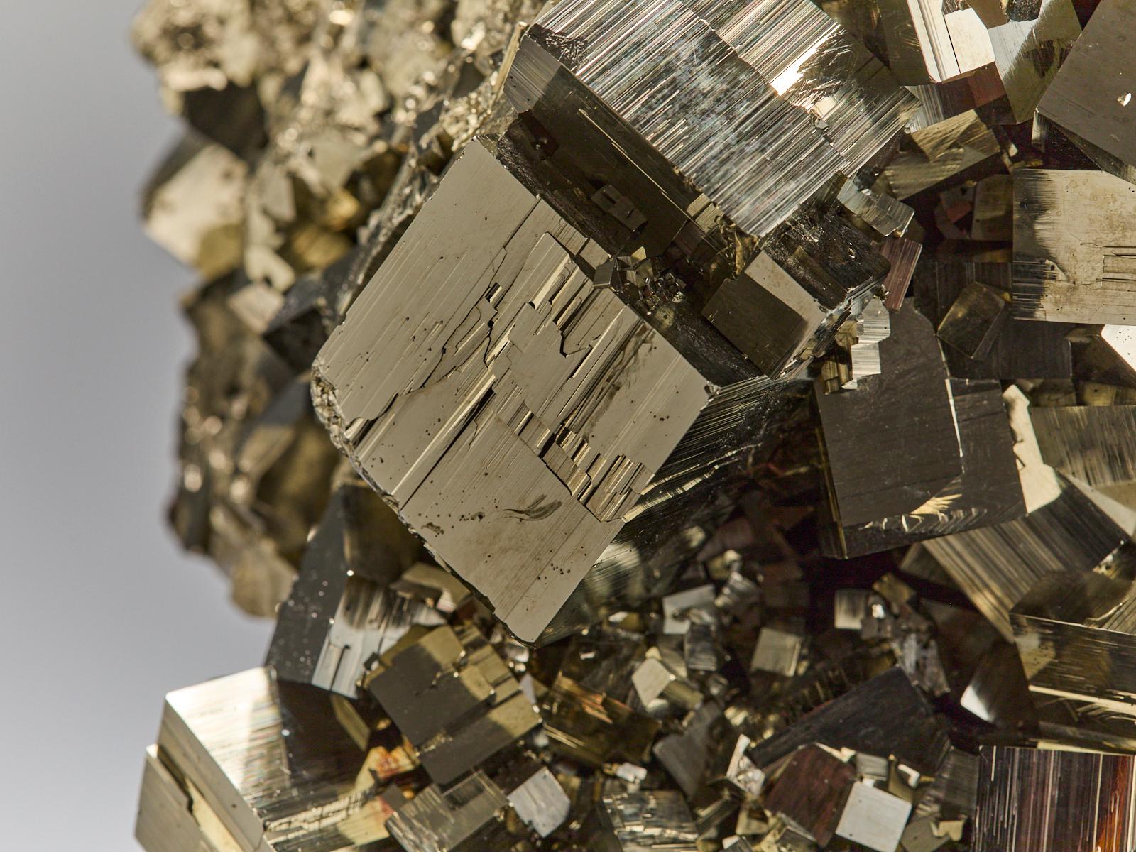Golden Pyrite Sculpture in vendita 2