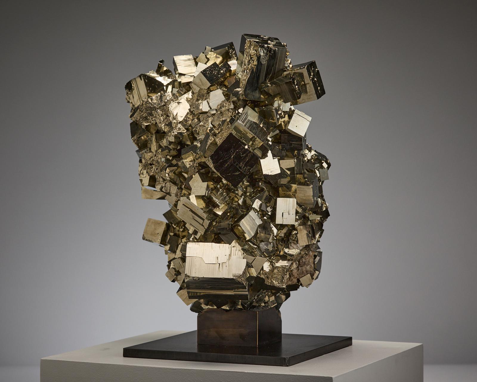 Golden Pyrite Sculpture in vendita 3