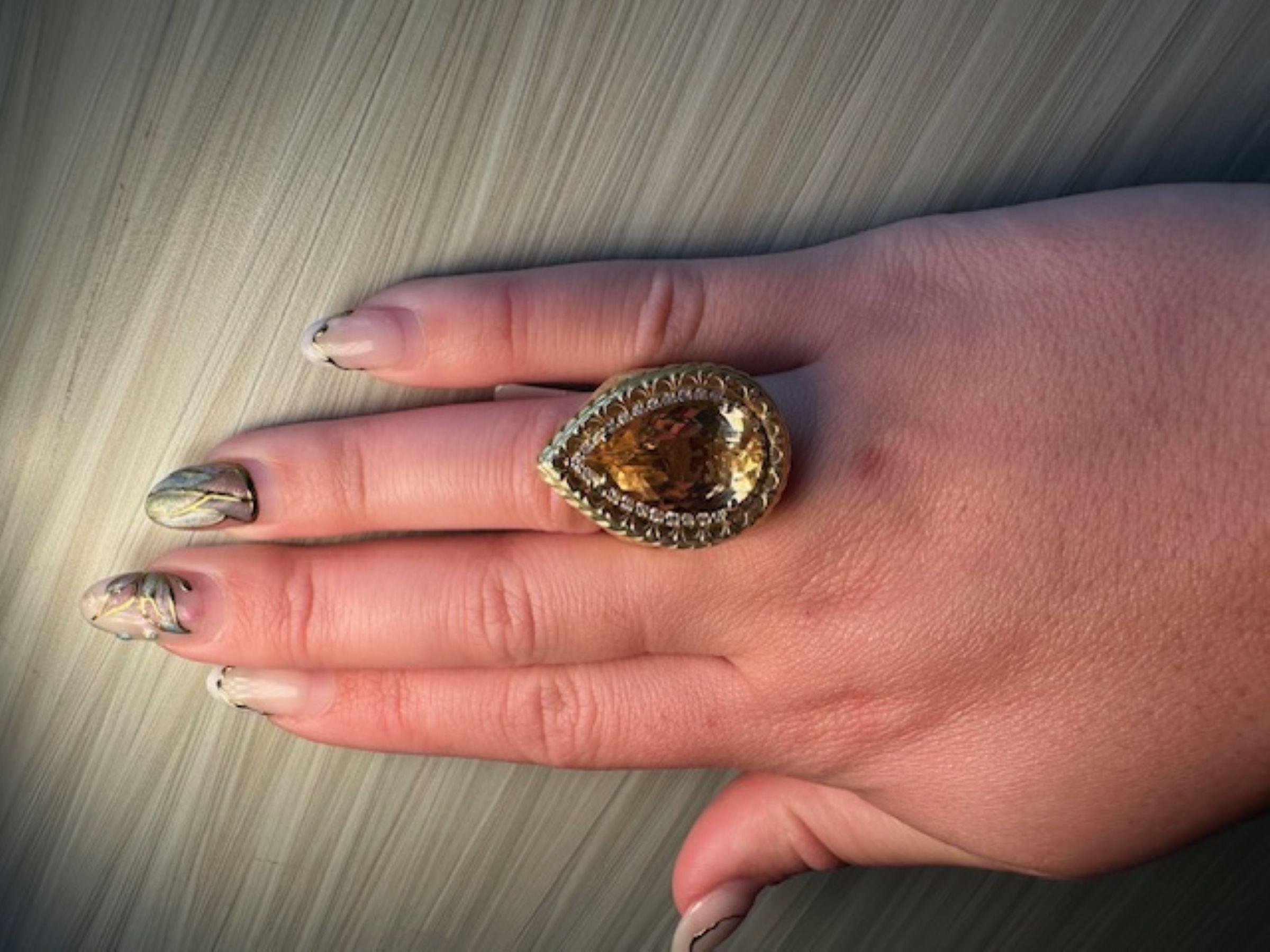 Golden Radiance - Bague en béryl jaune de 20,94ct avec 0,38ct de diamants en 18ky en vente 4