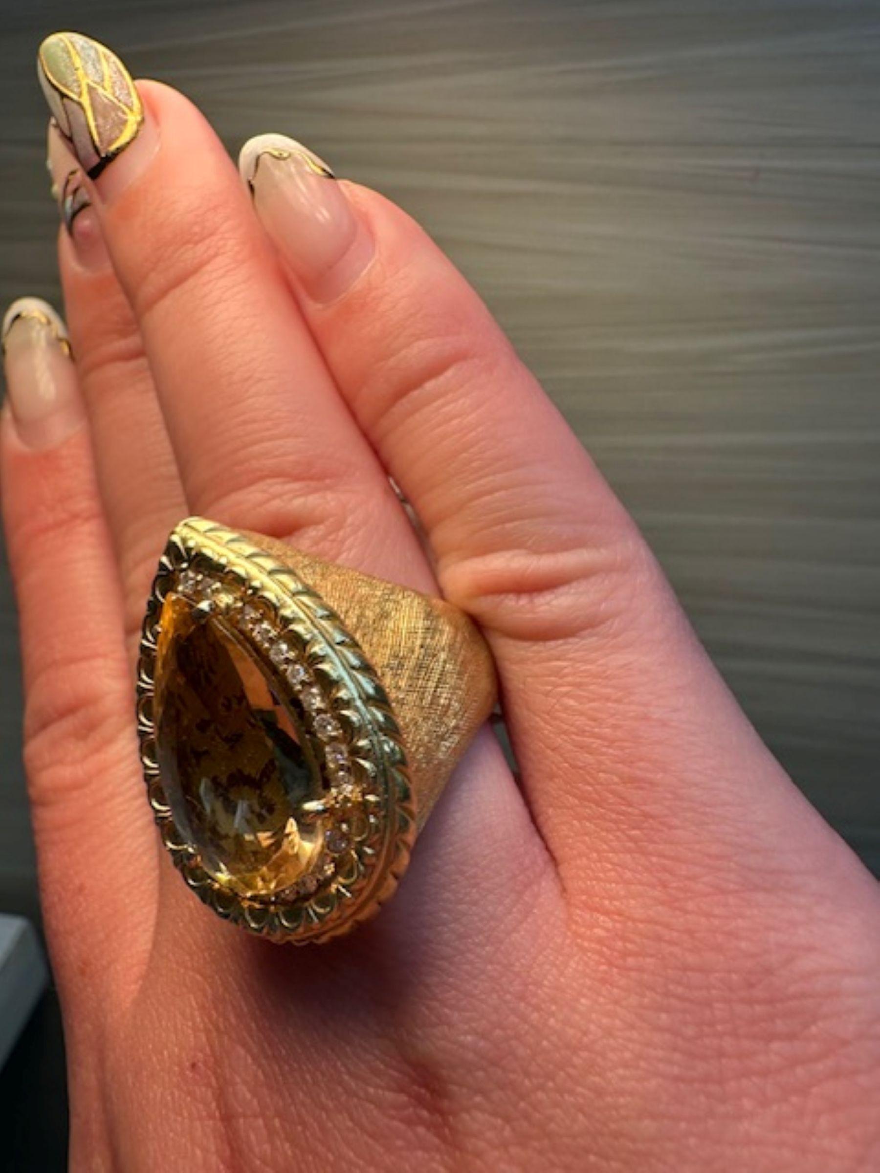 Golden Radiance - Bague en béryl jaune de 20,94ct avec 0,38ct de diamants en 18ky en vente 1