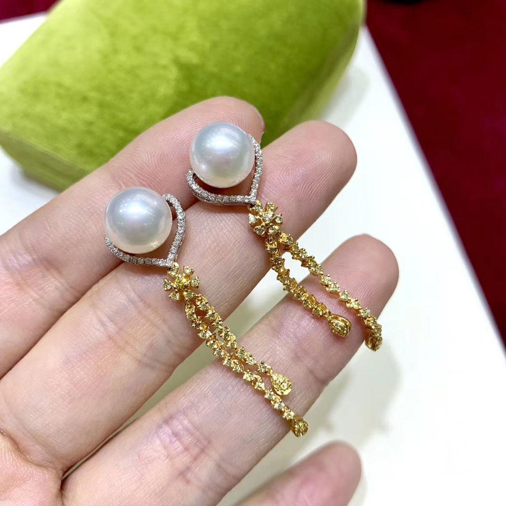 【Crown Radiance】AAAA Pendientes de corriente de perlas del mar del sur en oro de 18 quilates con diamantes en Nuevo estado para la venta en New York, NY