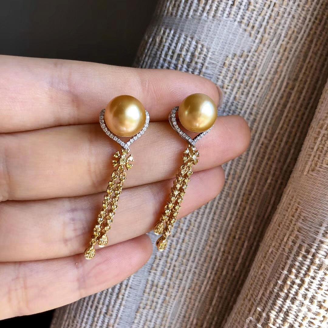 【Crown Radiance】AAAA Pendientes de corriente de perlas del mar del sur en oro de 18 quilates con diamantes en venta 3