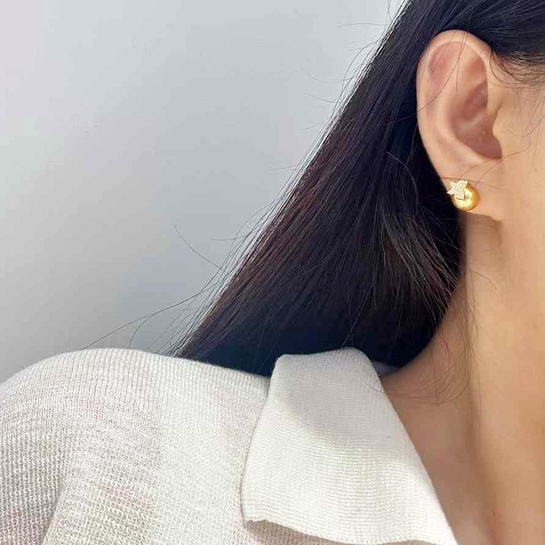 Uncut 【Golden Radiance】Butterfly Kiss South Sea Pearl & Diamond Earrings For Sale
