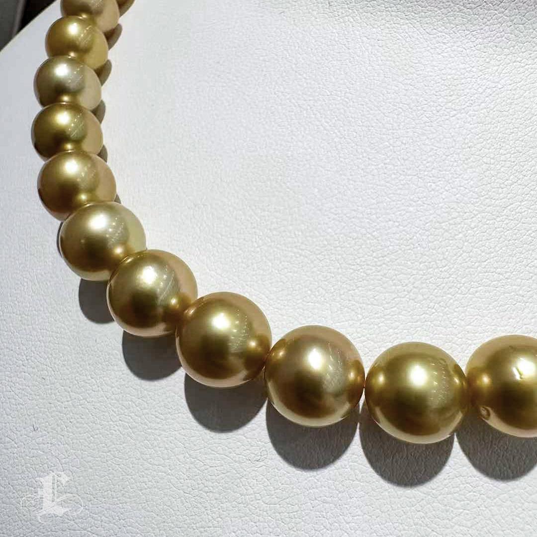 【Golden Radiance】GUILD-Certified Rich Golden South Sea Pearl Necklace For Sale 4
