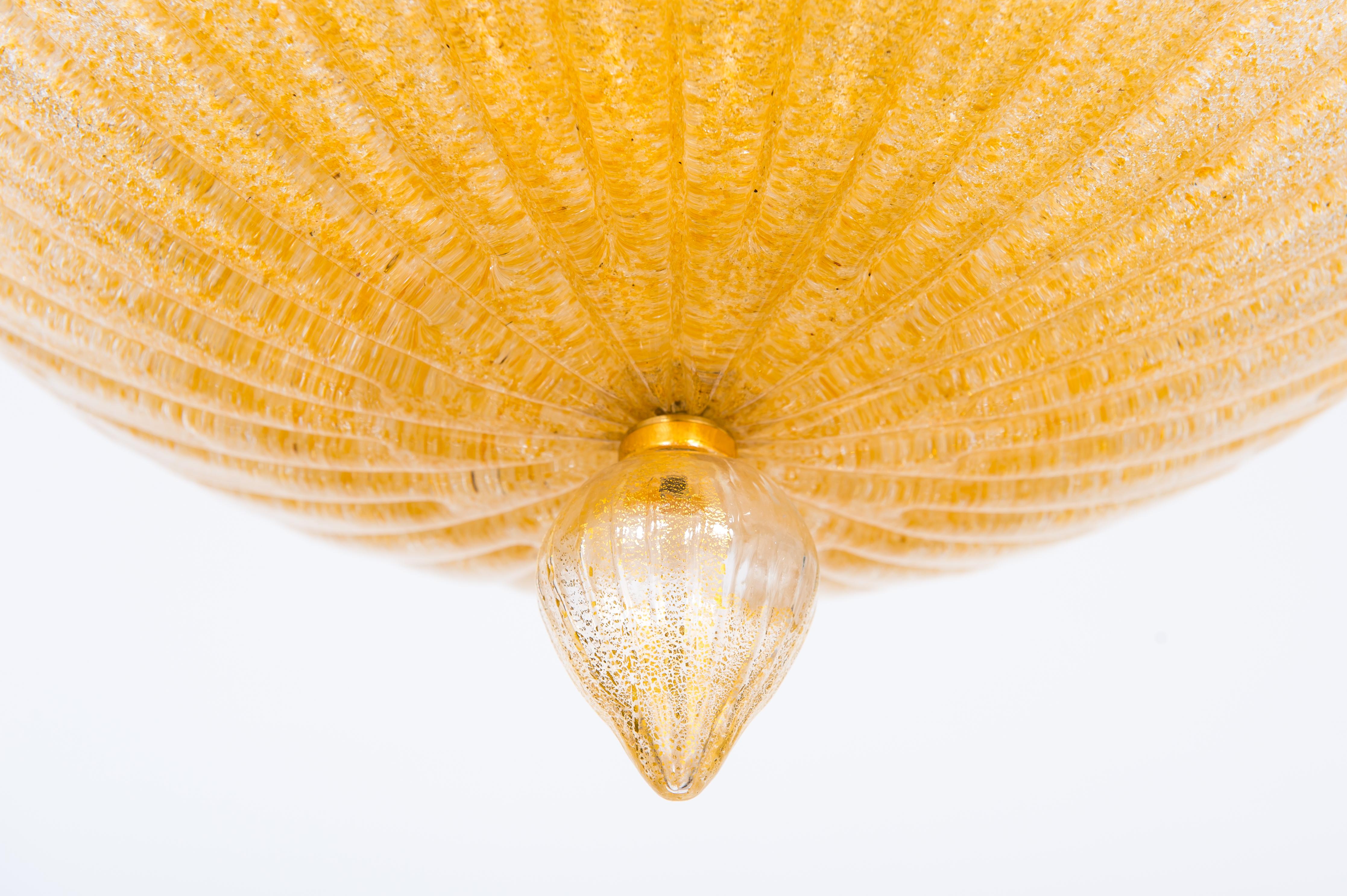 Golden Rays Flush Mount in Sprinkled Amber Blown Murano Glass Venice Italy 1980s For Sale 1