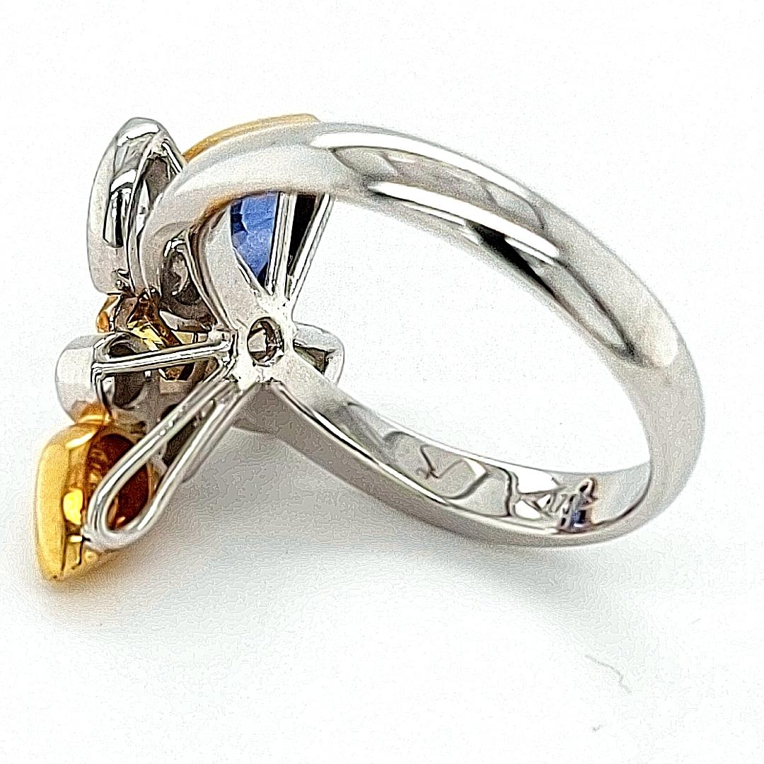 18kt Gold Ring Depicting a Fish, Set with 1.42ct Diamonds 1.78 Ceylon Sapphires For Sale 4
