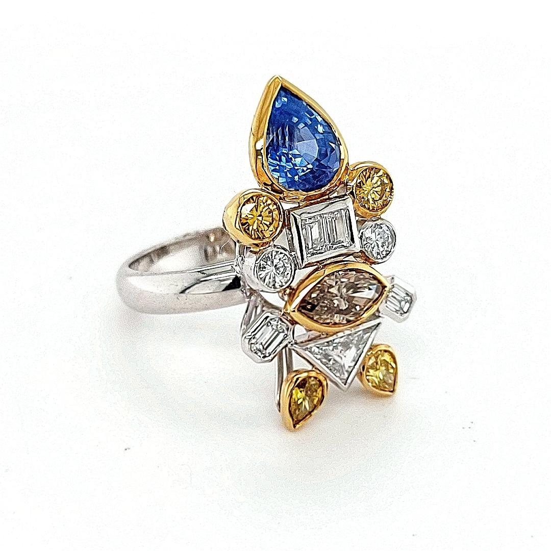 18kt white Gold Ring Depicting a Fish with 2.03ct Diamonds, 2.29ct Sapphires For Sale 1