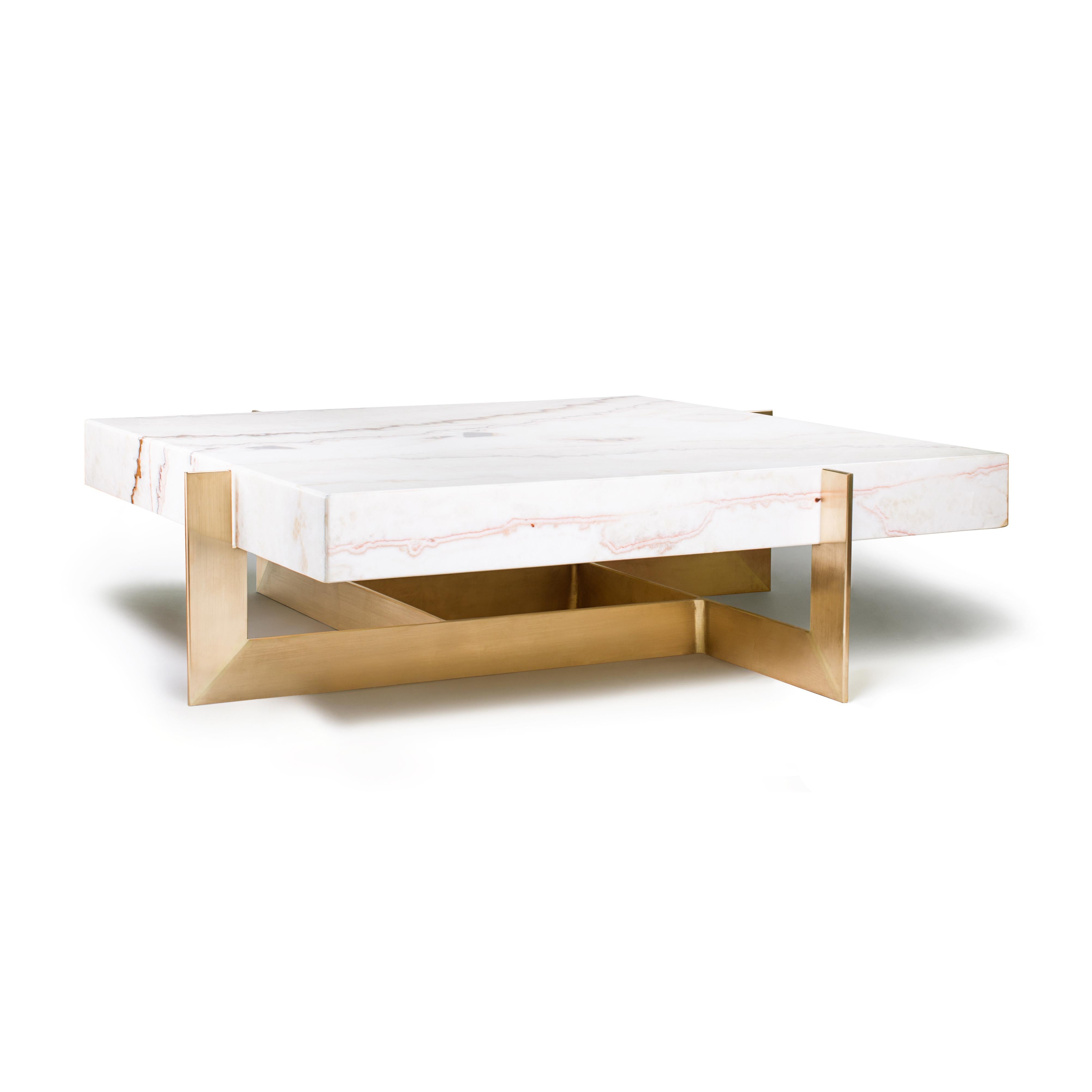 The golden rock I coffee table, limited edition by Grzegorz Majka
Edition 1 of 8
Dimensions: 39.37 x 39.37 x 11.81 in
Materials: onyx and solid brass

When one hears the term, “Golden Rock”, it’s hard not to envisage scenes of regal beauty. A