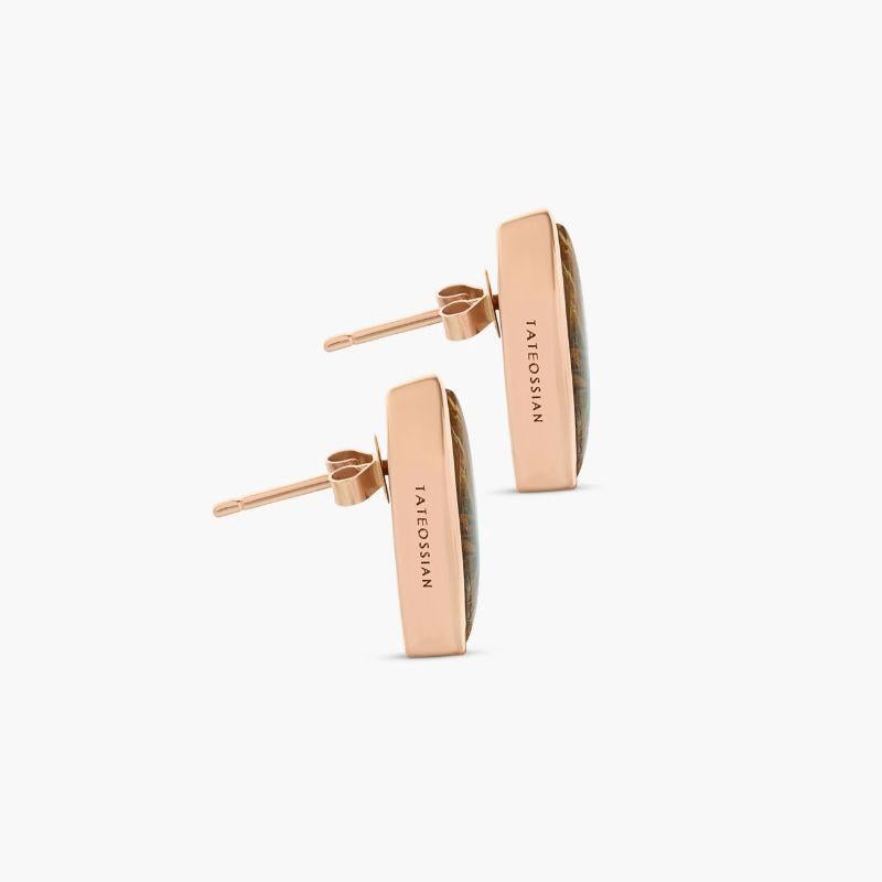 Orecchini a stella di rutilo dorato in oro rosa 14 carati

La stella di quarzo rutilico dorato di questi orecchini a perno proviene dal Brasile e viene lucidata a mano in questa splendida forma a marquise. I bellissimi aghi di rutilo all'interno di