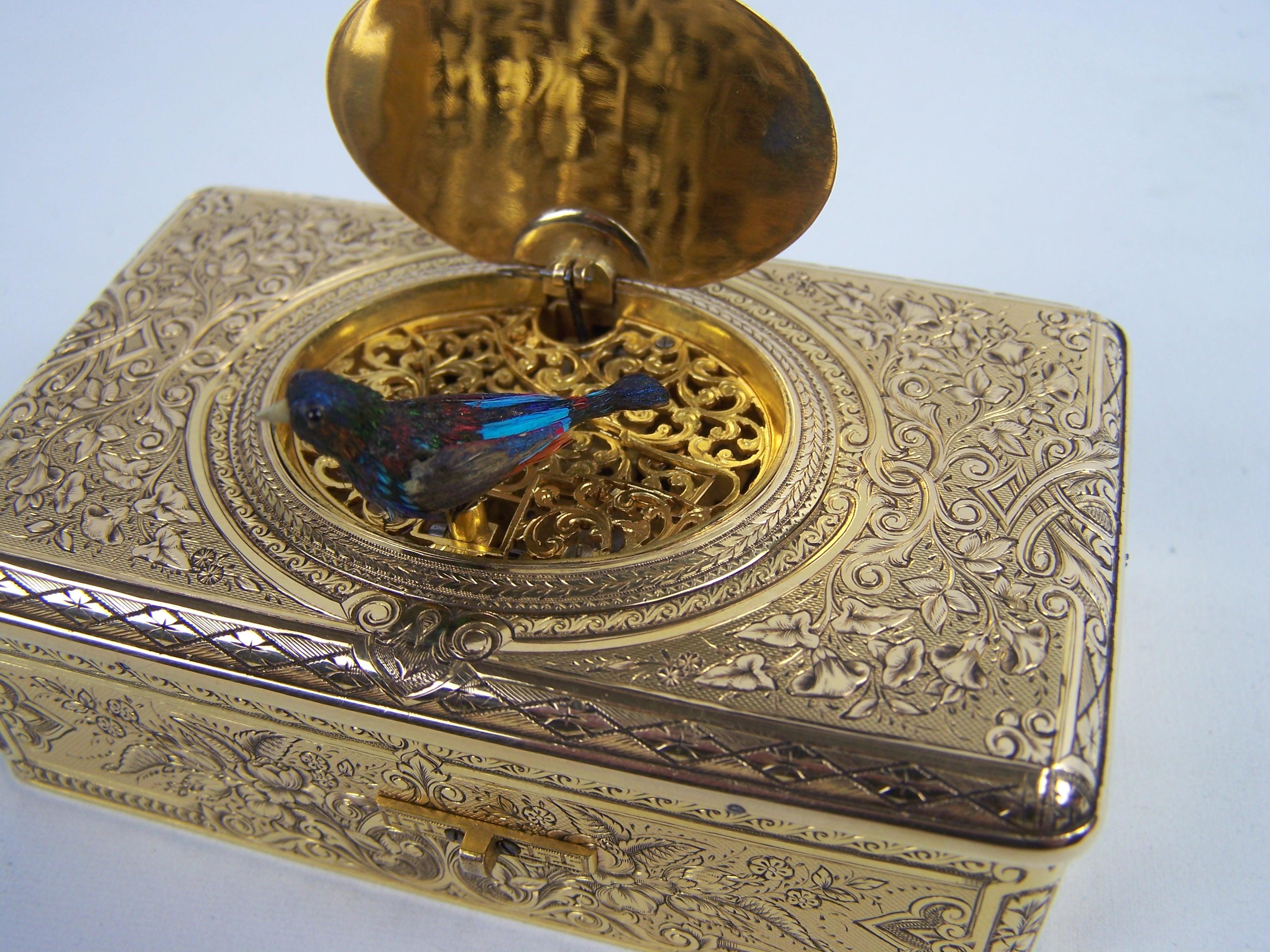 Golden Singing bird box by Charles Bruguier with enameled  lid For Sale 6