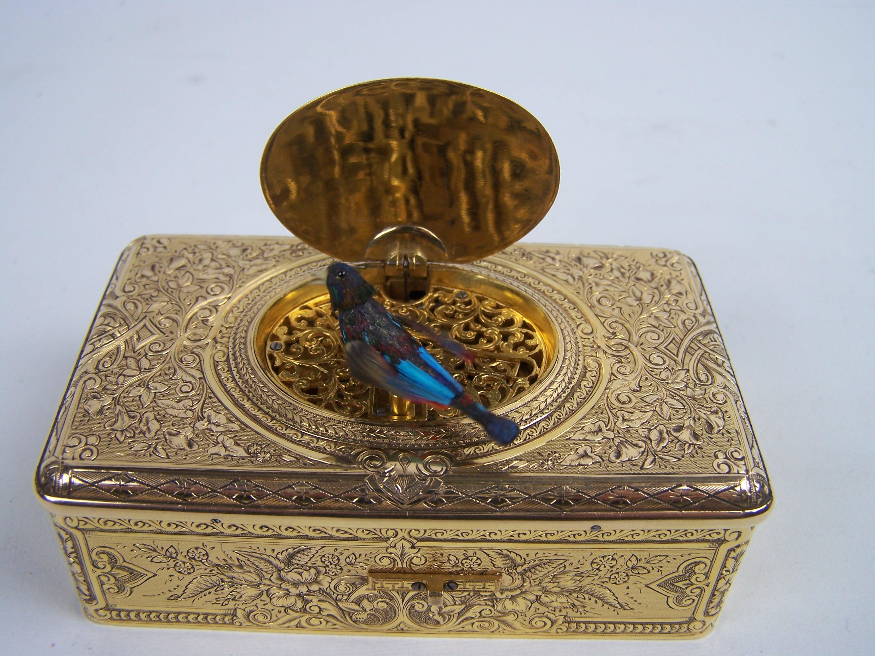 Golden Singing bird box by Charles Bruguier with enameled  lid For Sale 1