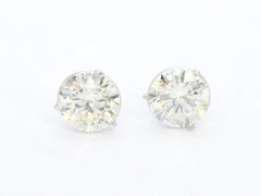Boucles d'oreilles solitaire en or de 10,00 carats au total.