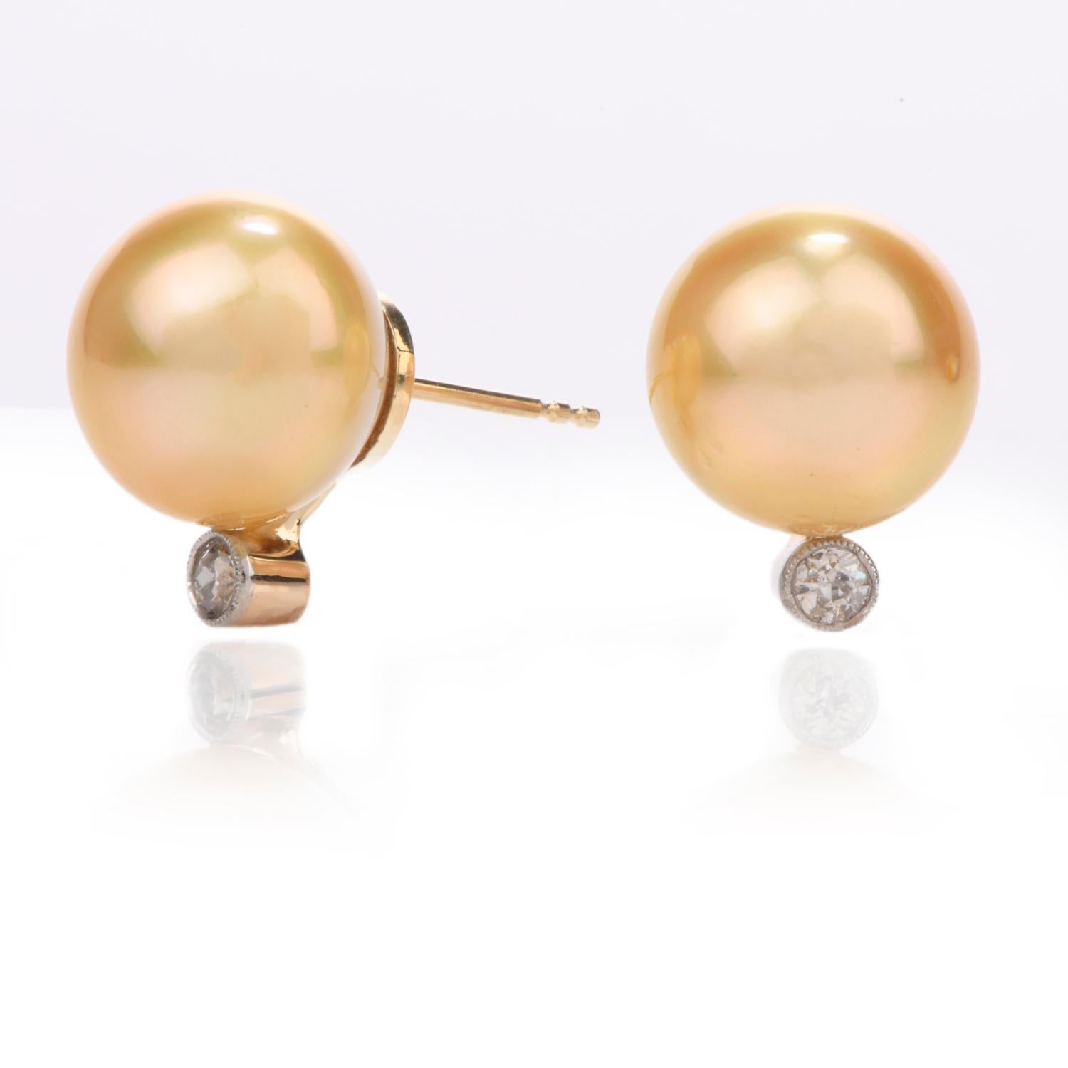 Women's or Men's Golden South Sea Pearl Diamond 18 Karat Gold Stud Earrings