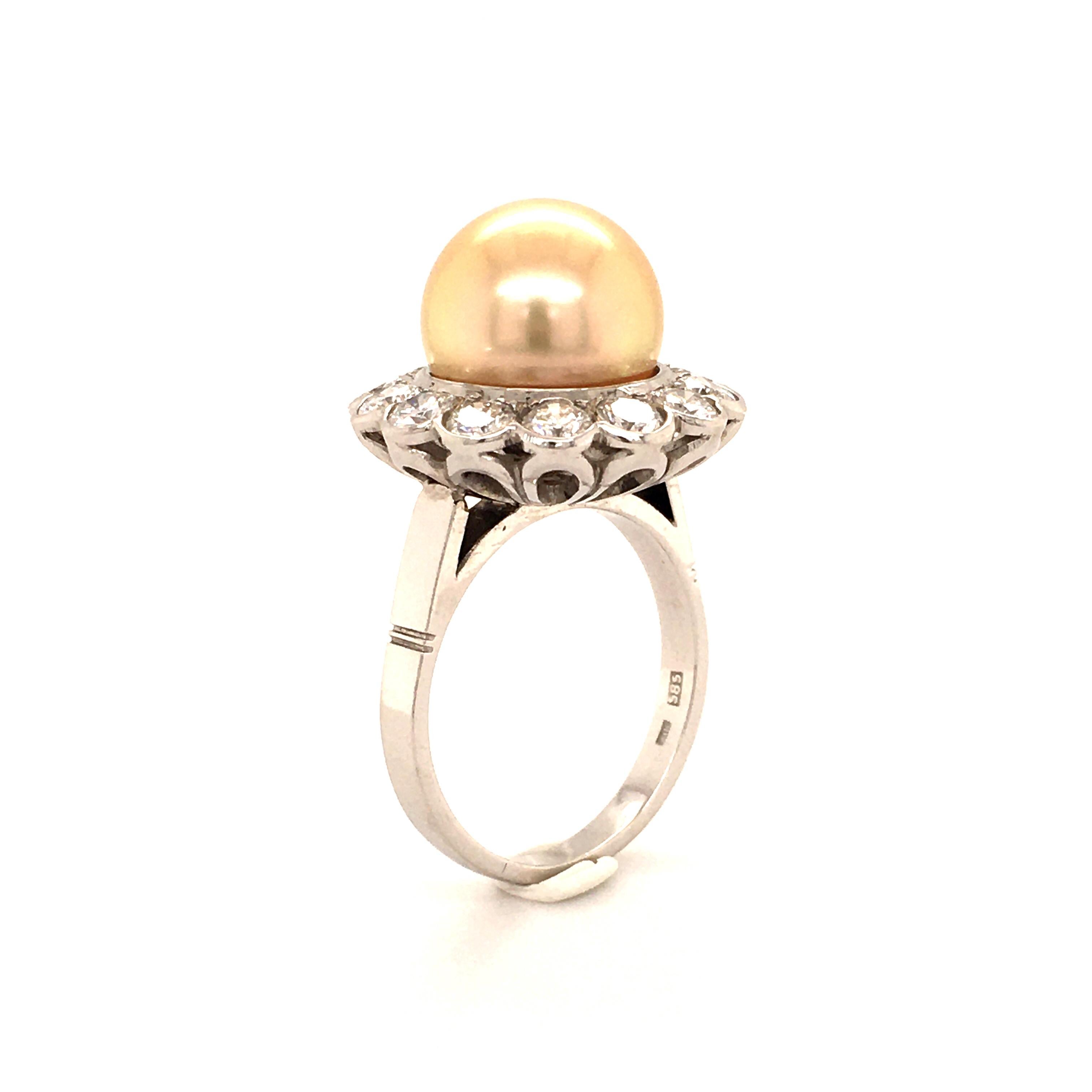 Women's or Men's Golden South Sea Cultured Pearl and Diamond 14 Karat White Gold Ring For Sale