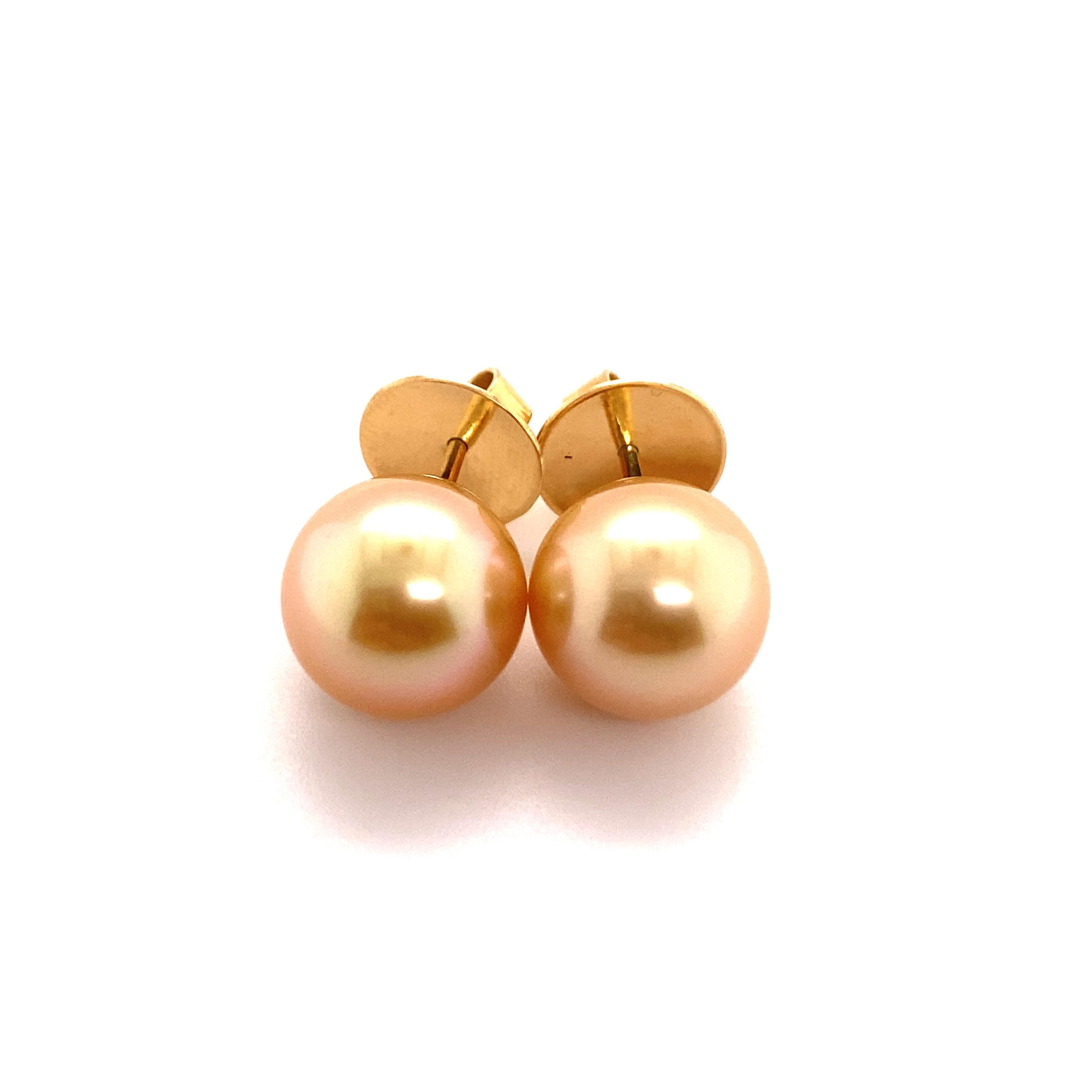 Golden South Sea Cultured Pearl Ear Studs in 18 Karat Yellow Gold For Sale 1