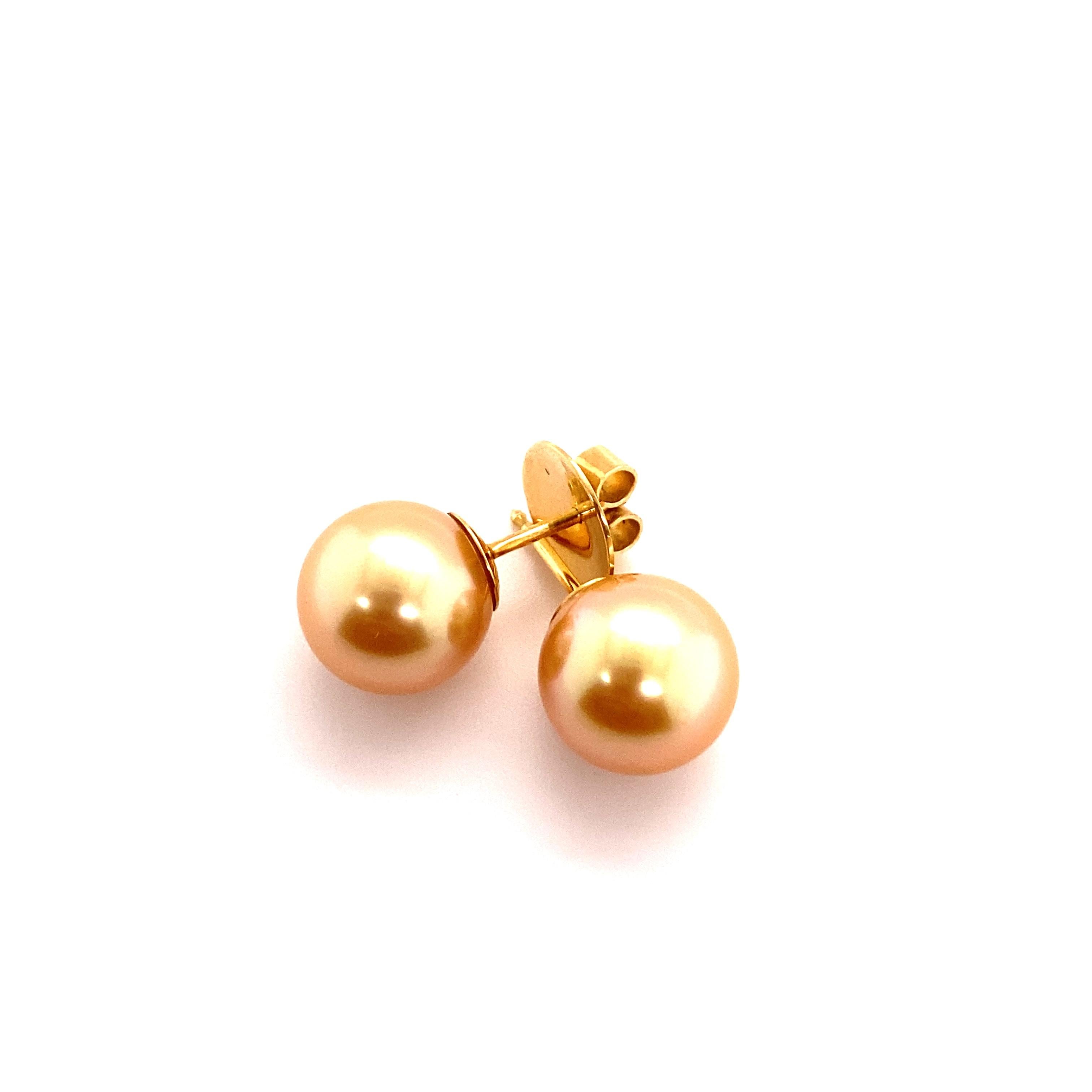 Clous d'oreilles en or jaune 18 carats avec perles de culture des mers du Sud dorées en vente 3