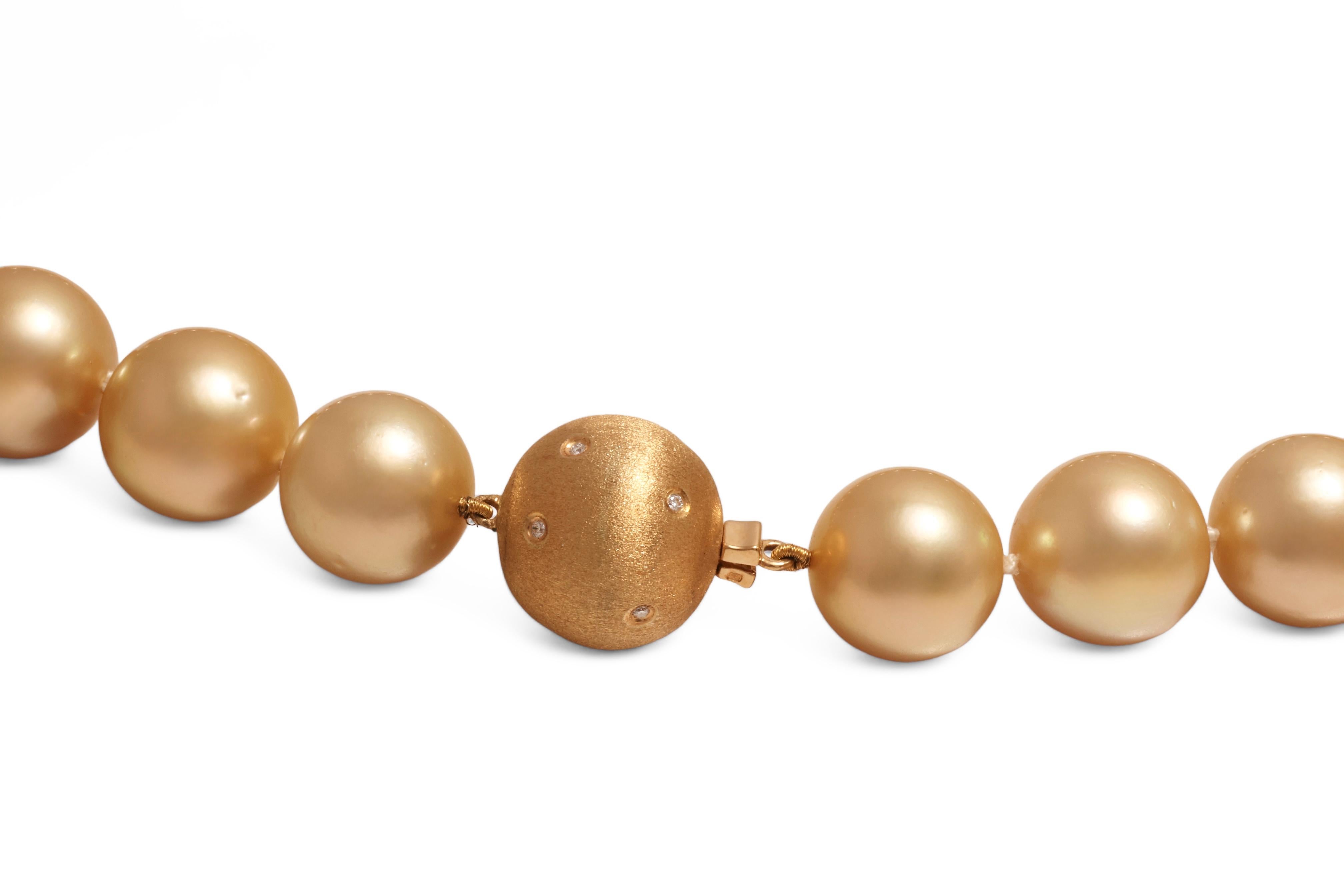Goldene Südseeperlen, 18 kt Goldschloss-Diamanten mit Südseeperlen, 13-15,5 mm 6