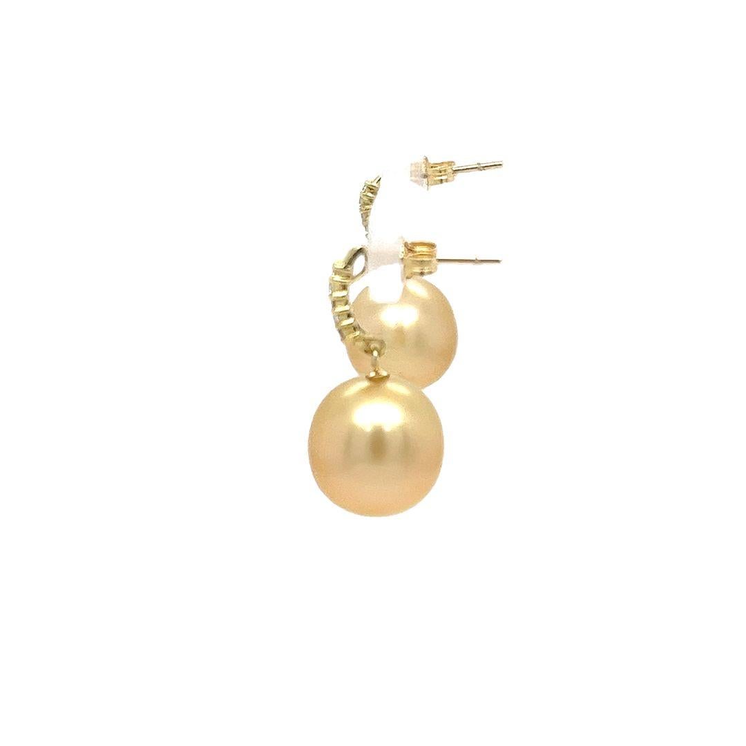 Golden South Sea Pearl and Diamond Drop Earrings in Yellow Gold In Good Condition For Sale In Coral Gables, FL