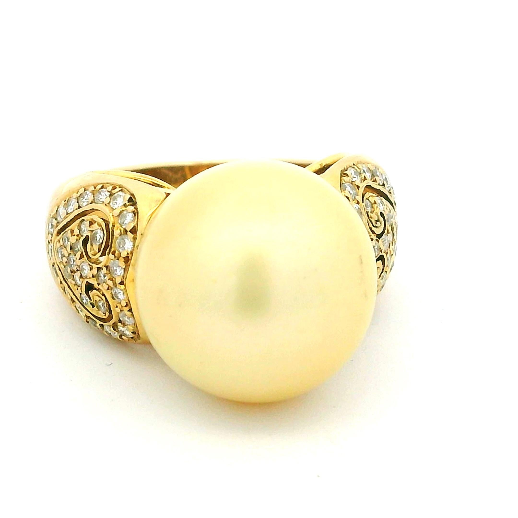 Bague en or 14 carats ornée d'une perle des mers du Sud et d'un motif de cœur en diamant, années 1980 en vente 4