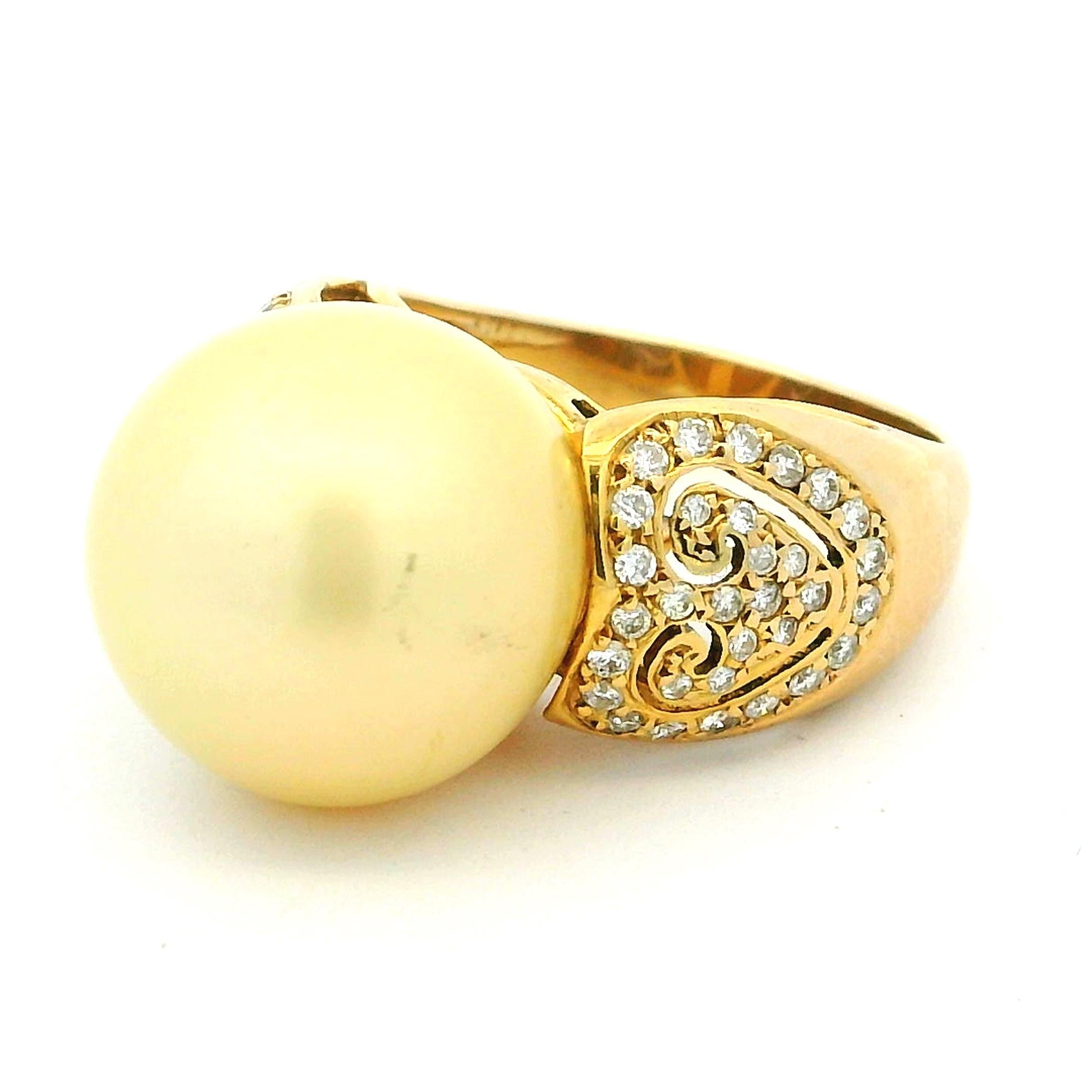 Bague en or 14 carats ornée d'une perle des mers du Sud et d'un motif de cœur en diamant, années 1980 en vente 5