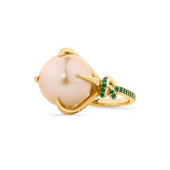 Golden South Sea Pearl and Emerald ring in 18ct yellow gold