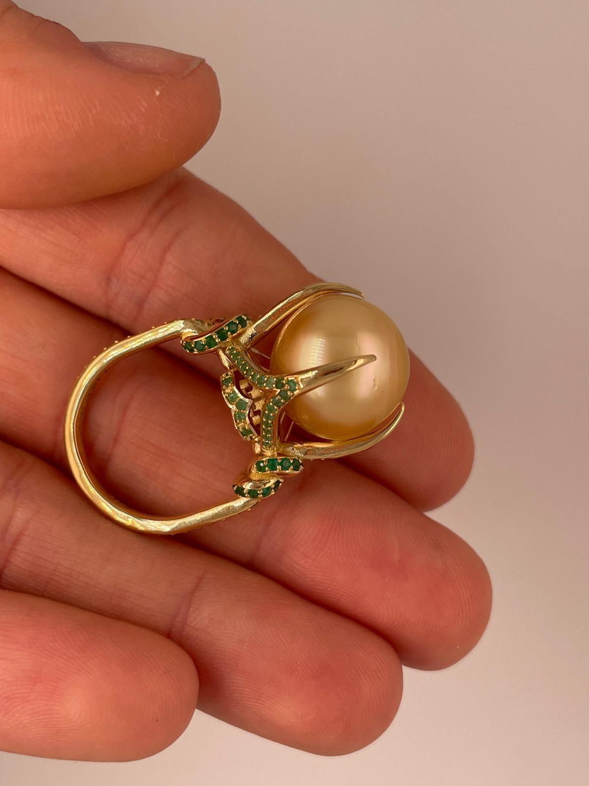 For Sale:  Golden South Sea Pearl and Emerald ring in 18ct yellow gold 7