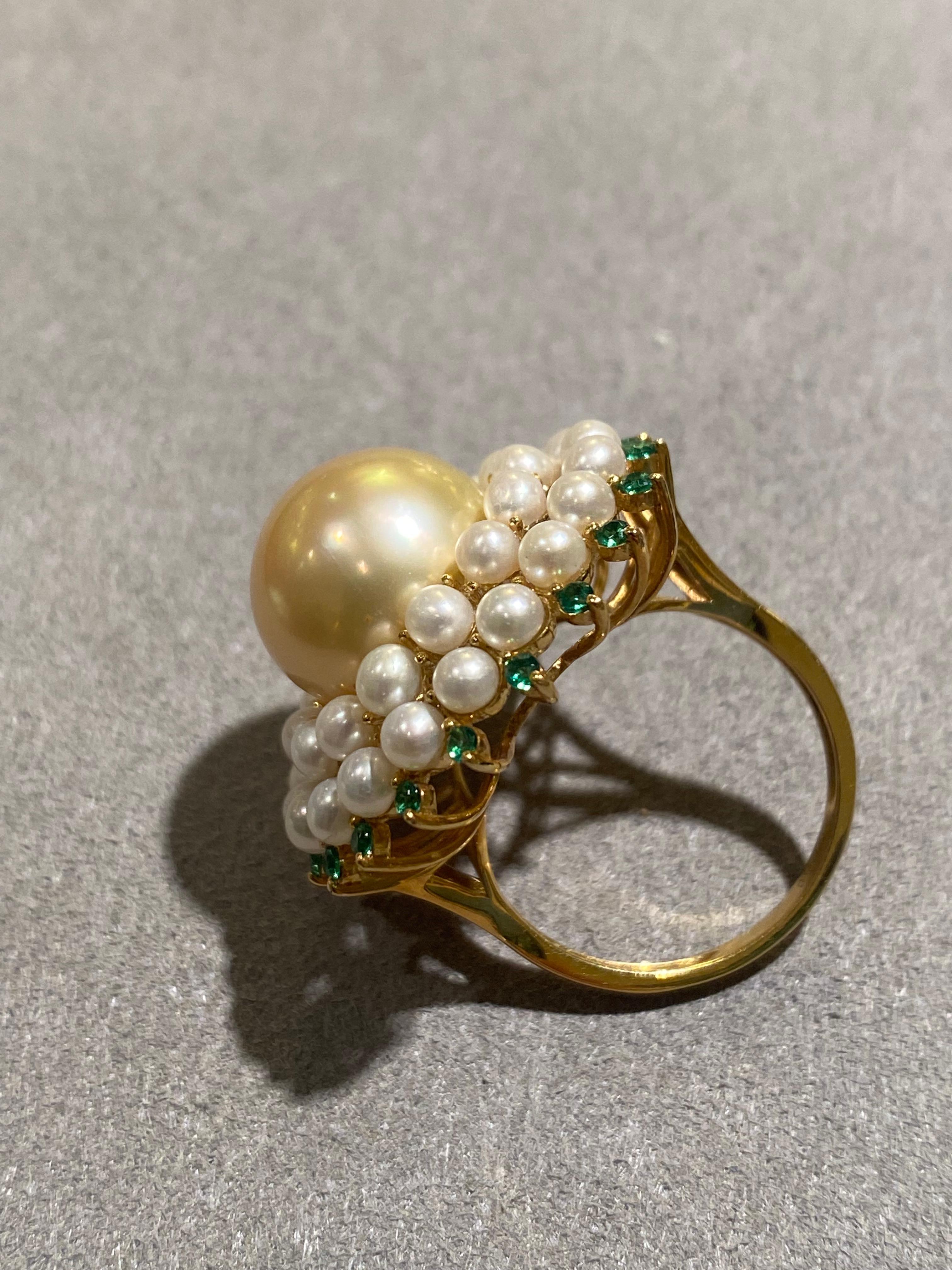 Contemporary Golden South Sea Pearl and Seed Pearls Ring in 18k Yellow Gold For Sale