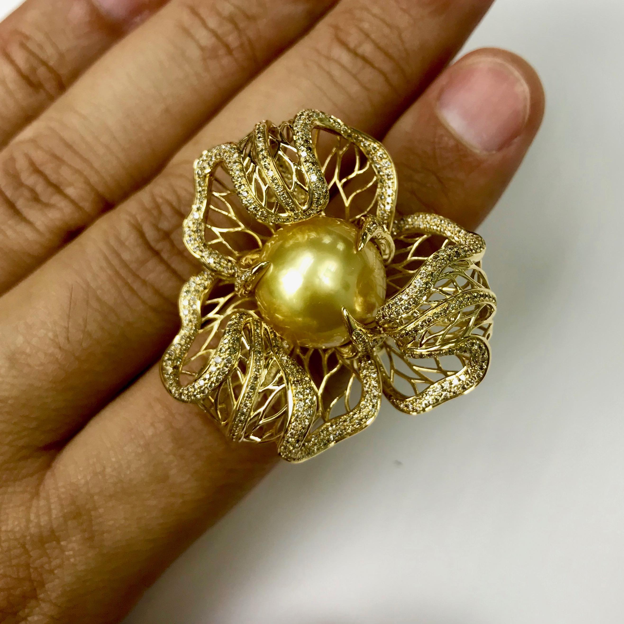 Golden South Sea Pearl Brown Diamond 18 Karat Yellow Gold Winter Cherry Suite In New Condition For Sale In Bangkok, TH