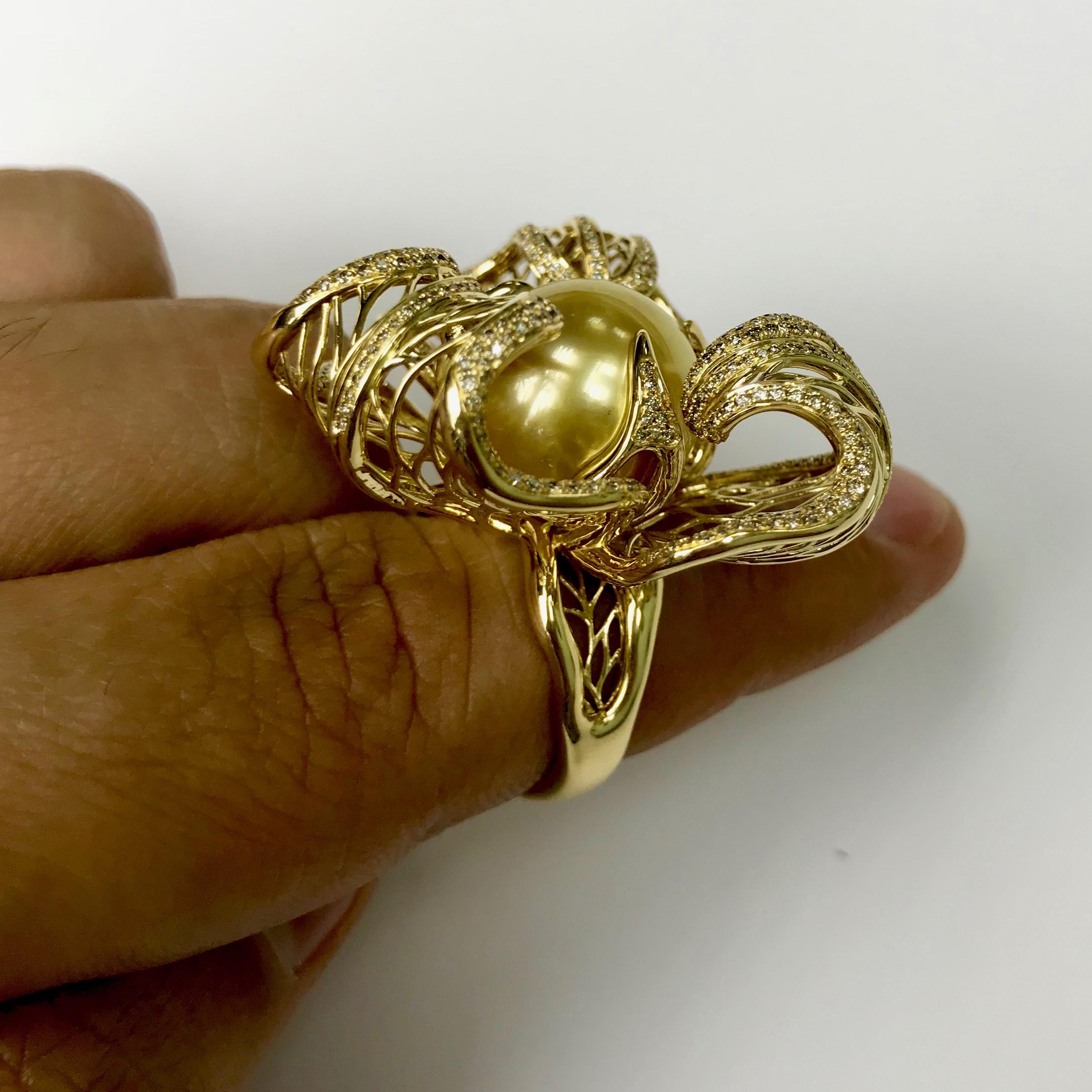 Round Cut Golden South Sea Pearl Brown Diamond 18 Karat Yellow Winter Cherry Ring For Sale