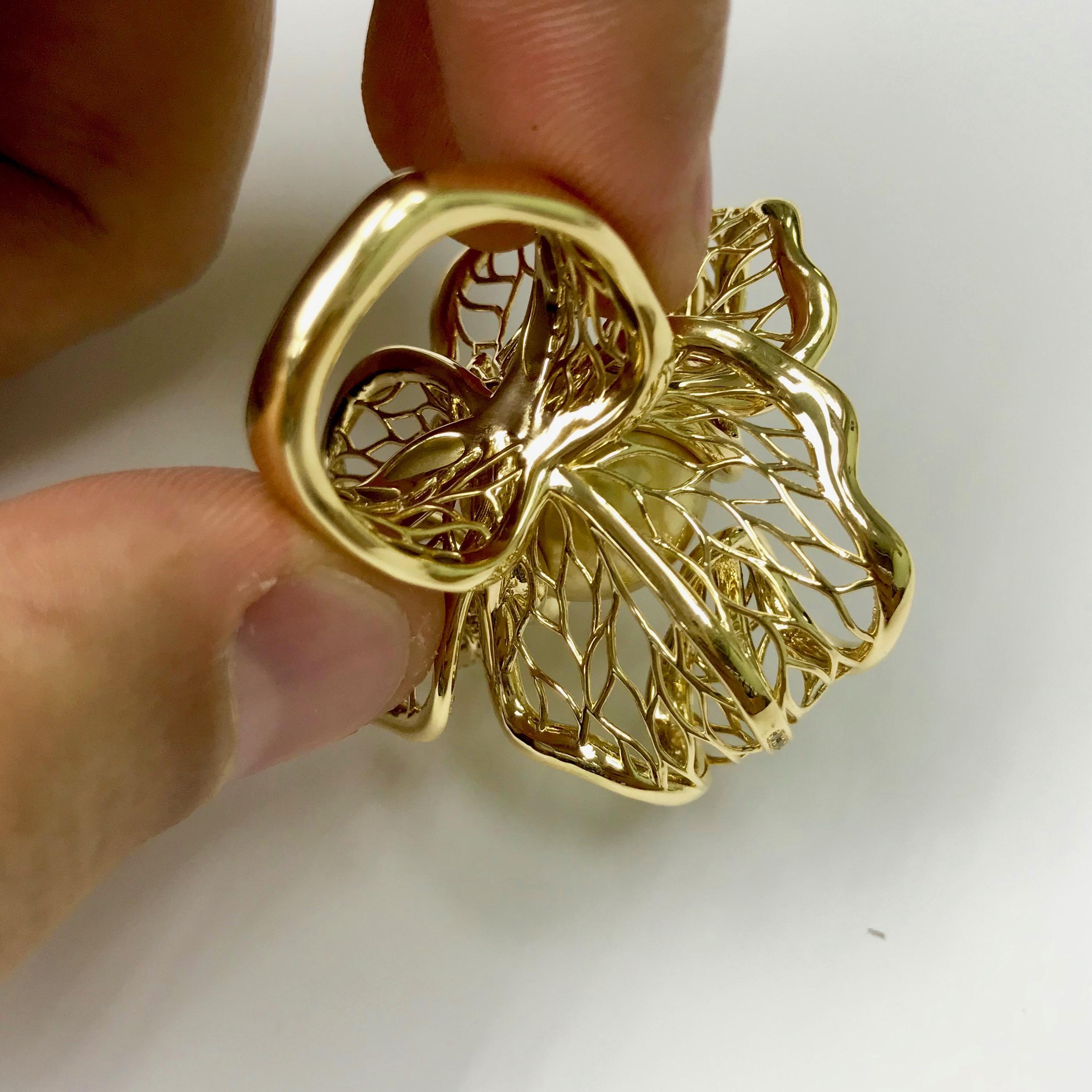 Women's Golden South Sea Pearl Brown Diamond 18 Karat Yellow Winter Cherry Ring For Sale